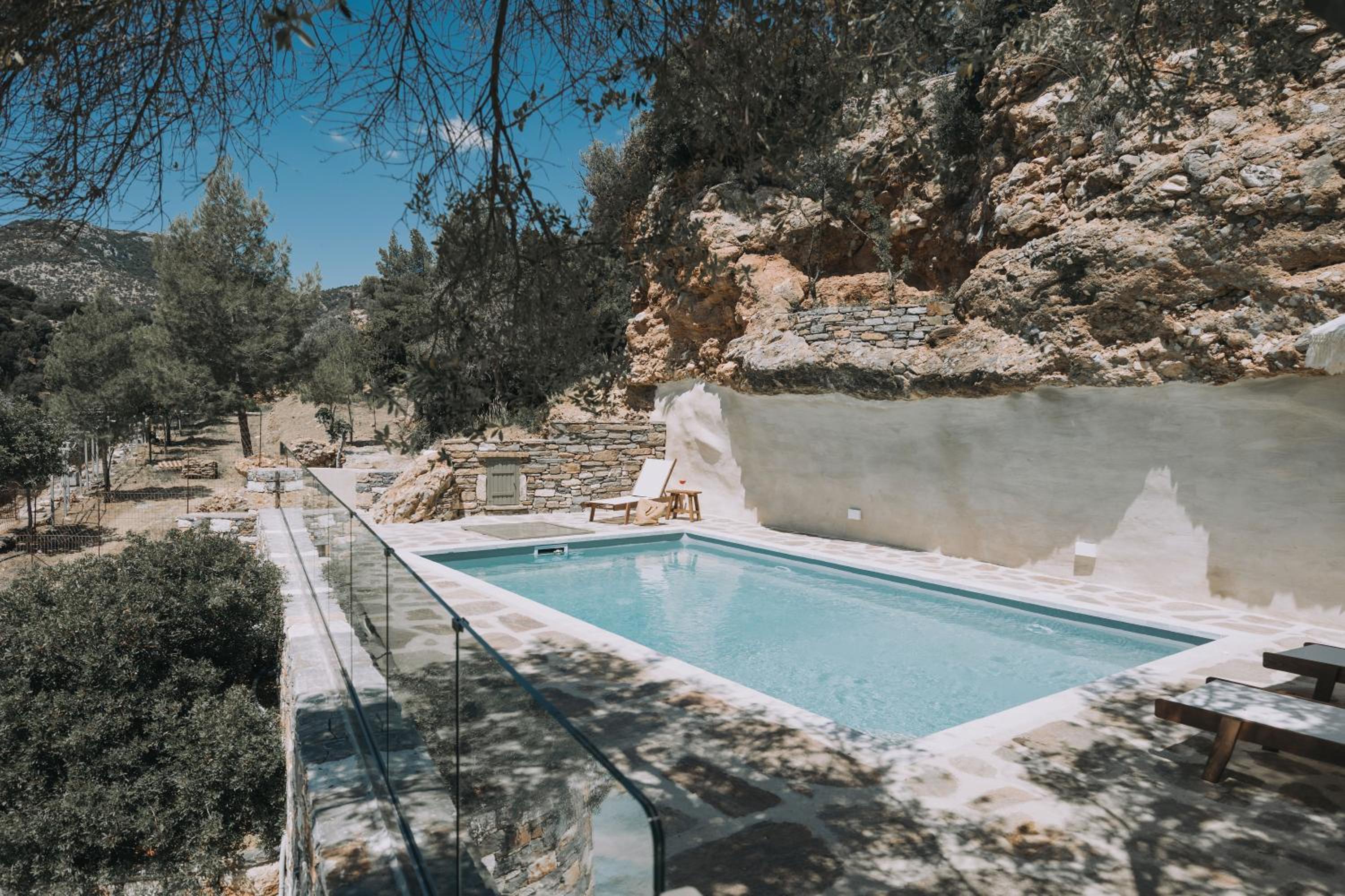 Zos Suites