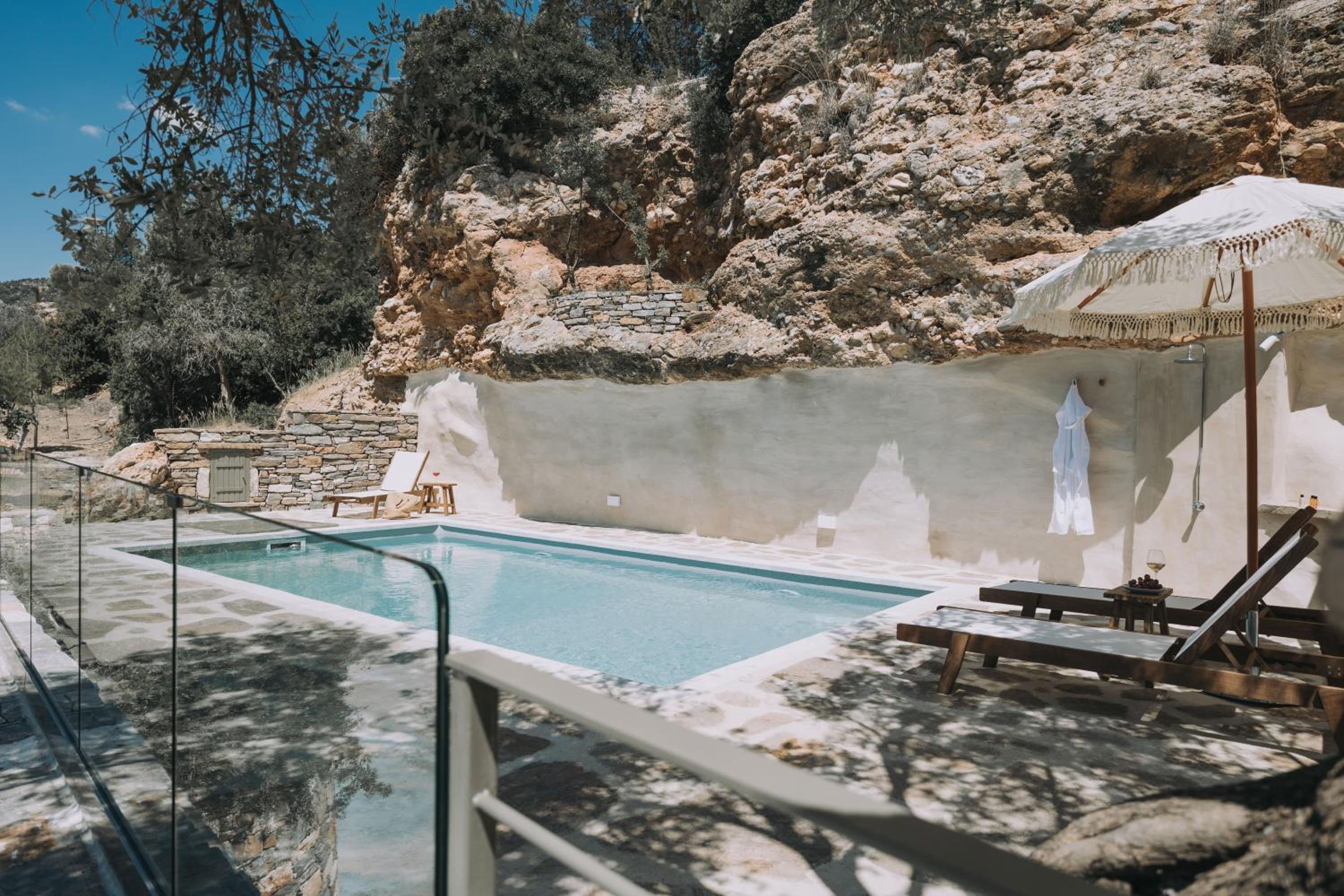 Zos Suites