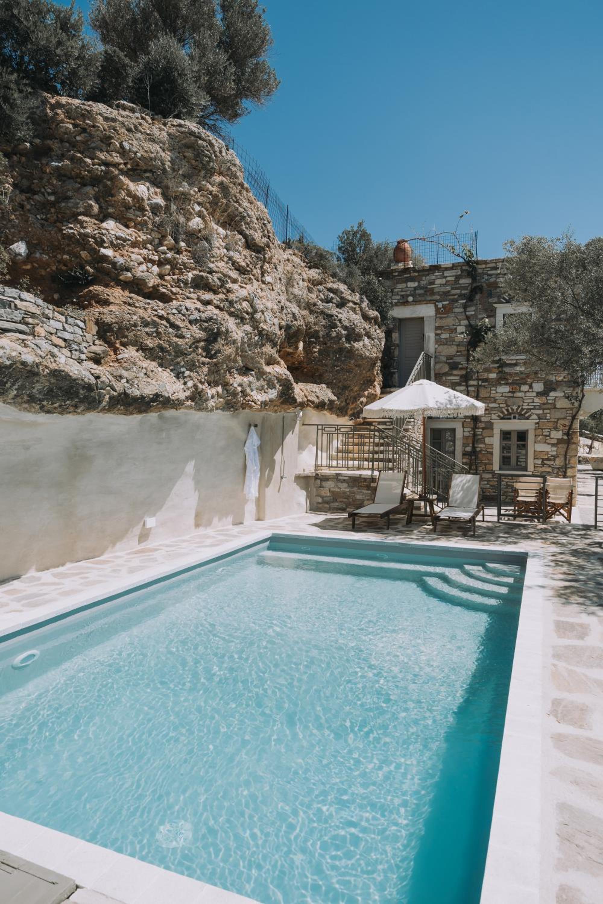 Zos Suites