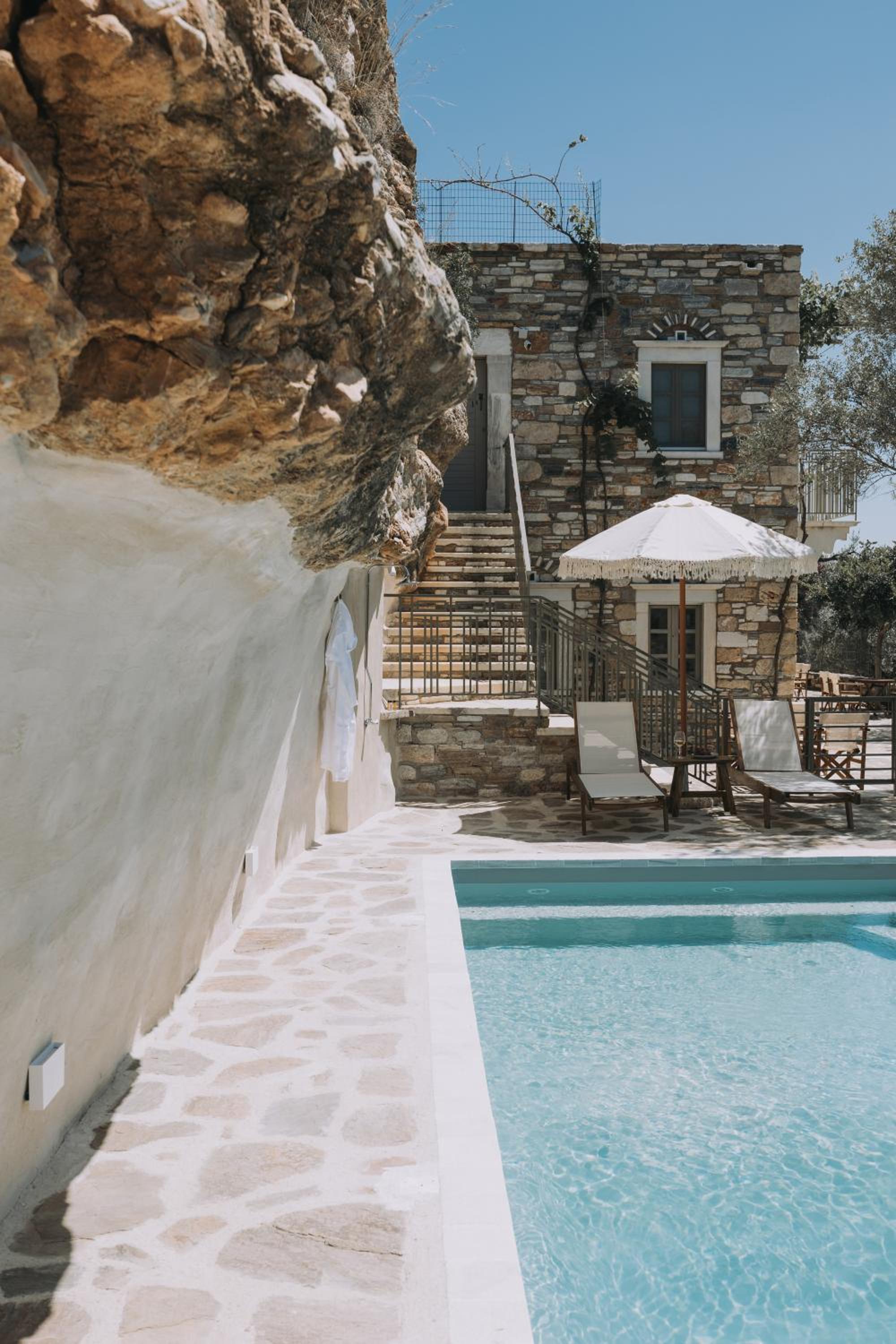 Zos Suites