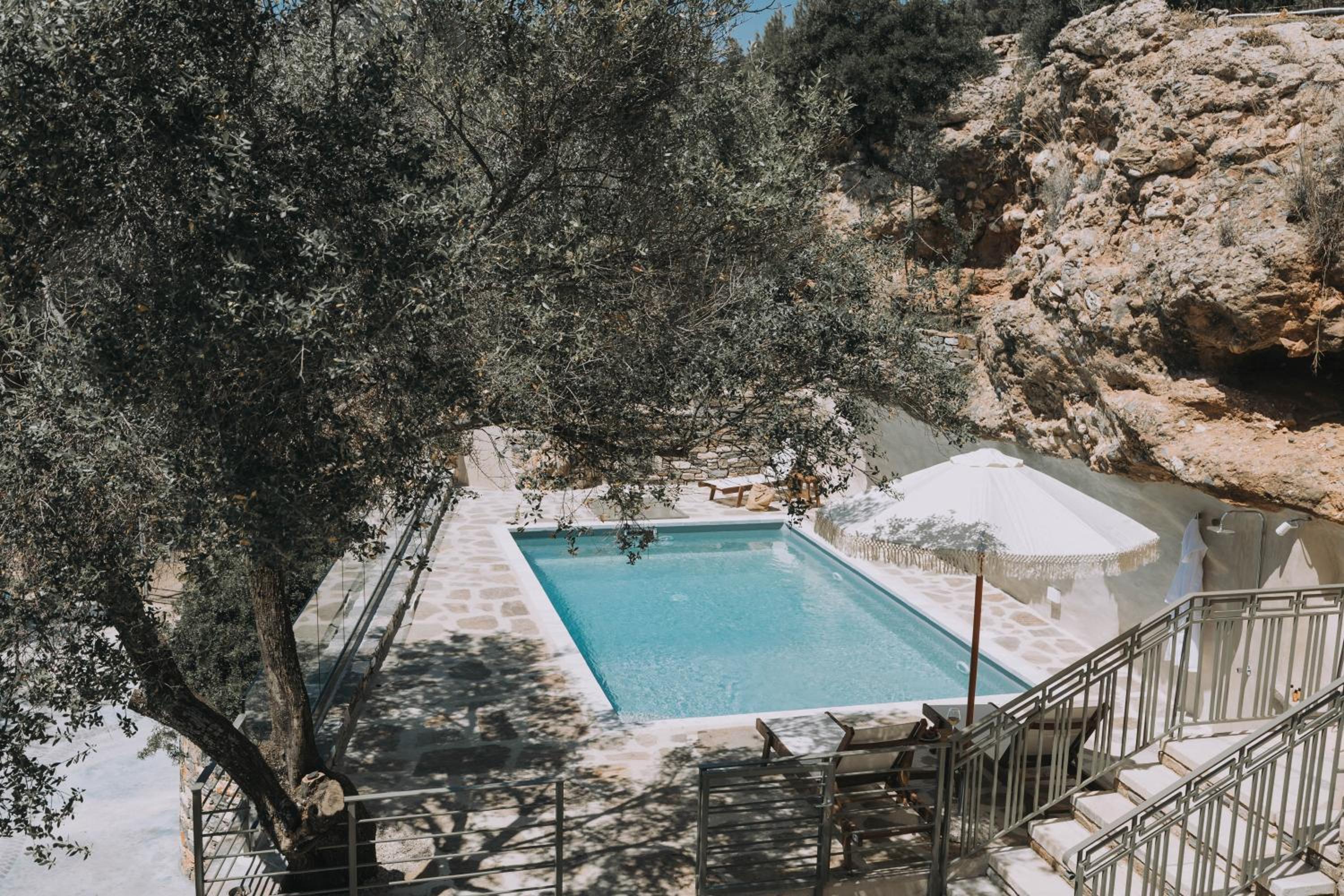 Zos Suites