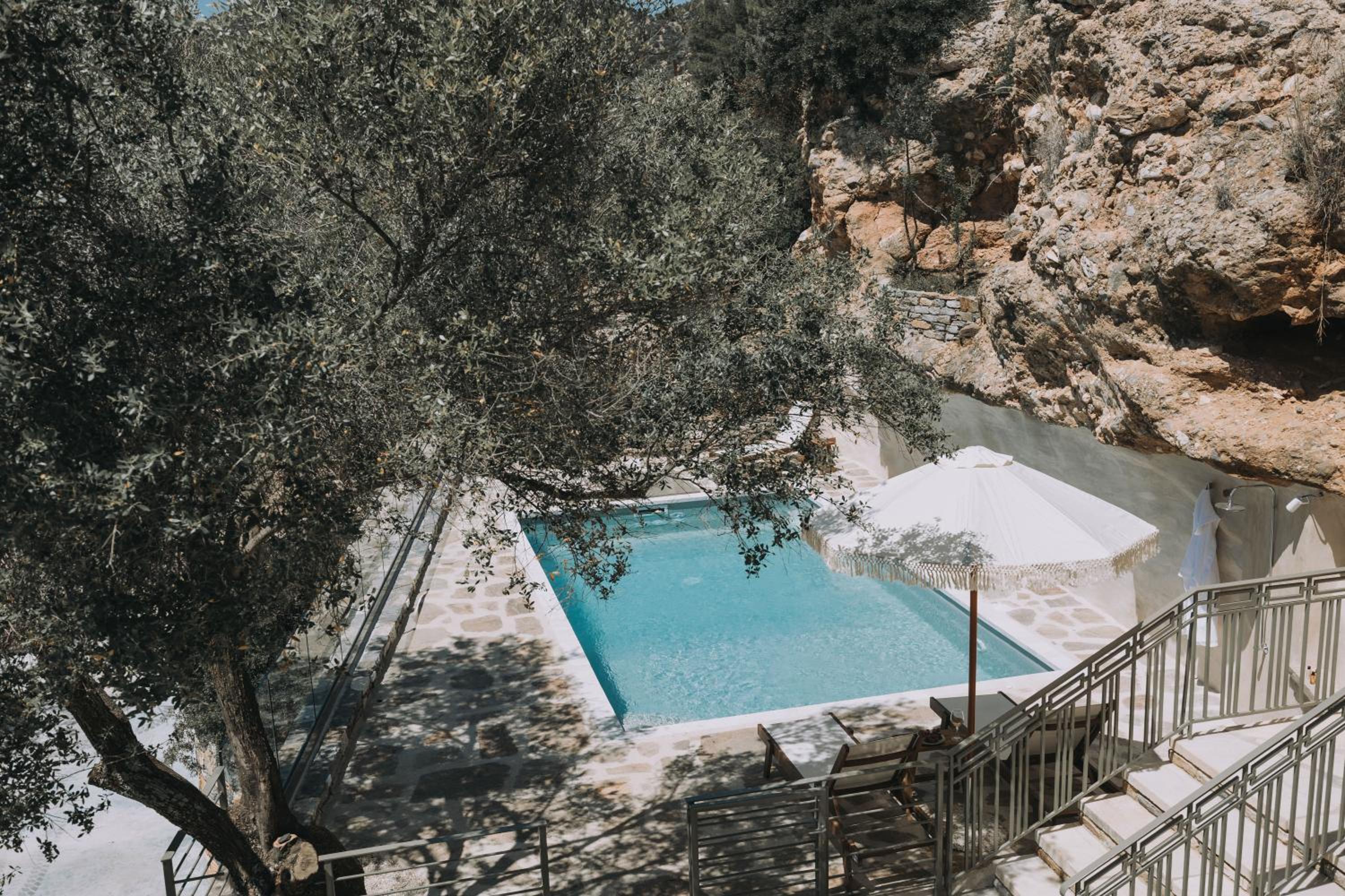 Zos Suites