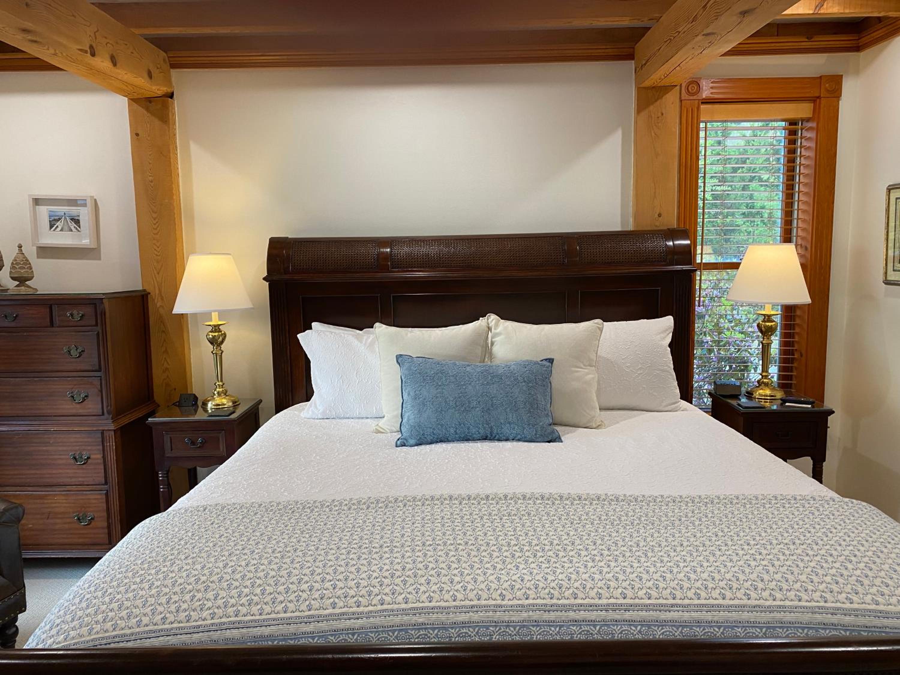 Spouter Inn Bed & Breakfast