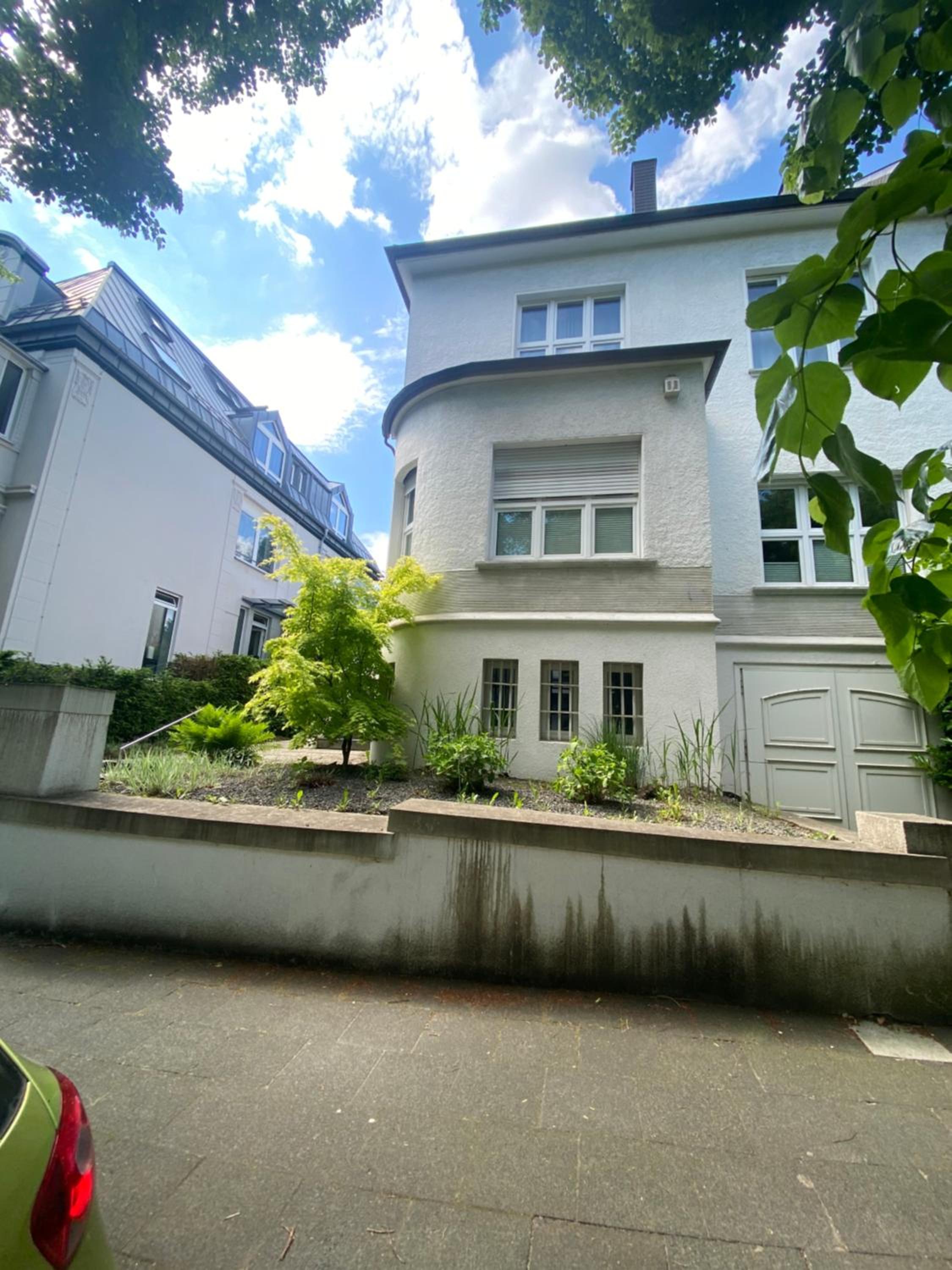 Souterrain Wohnung in einer Stadtvilla