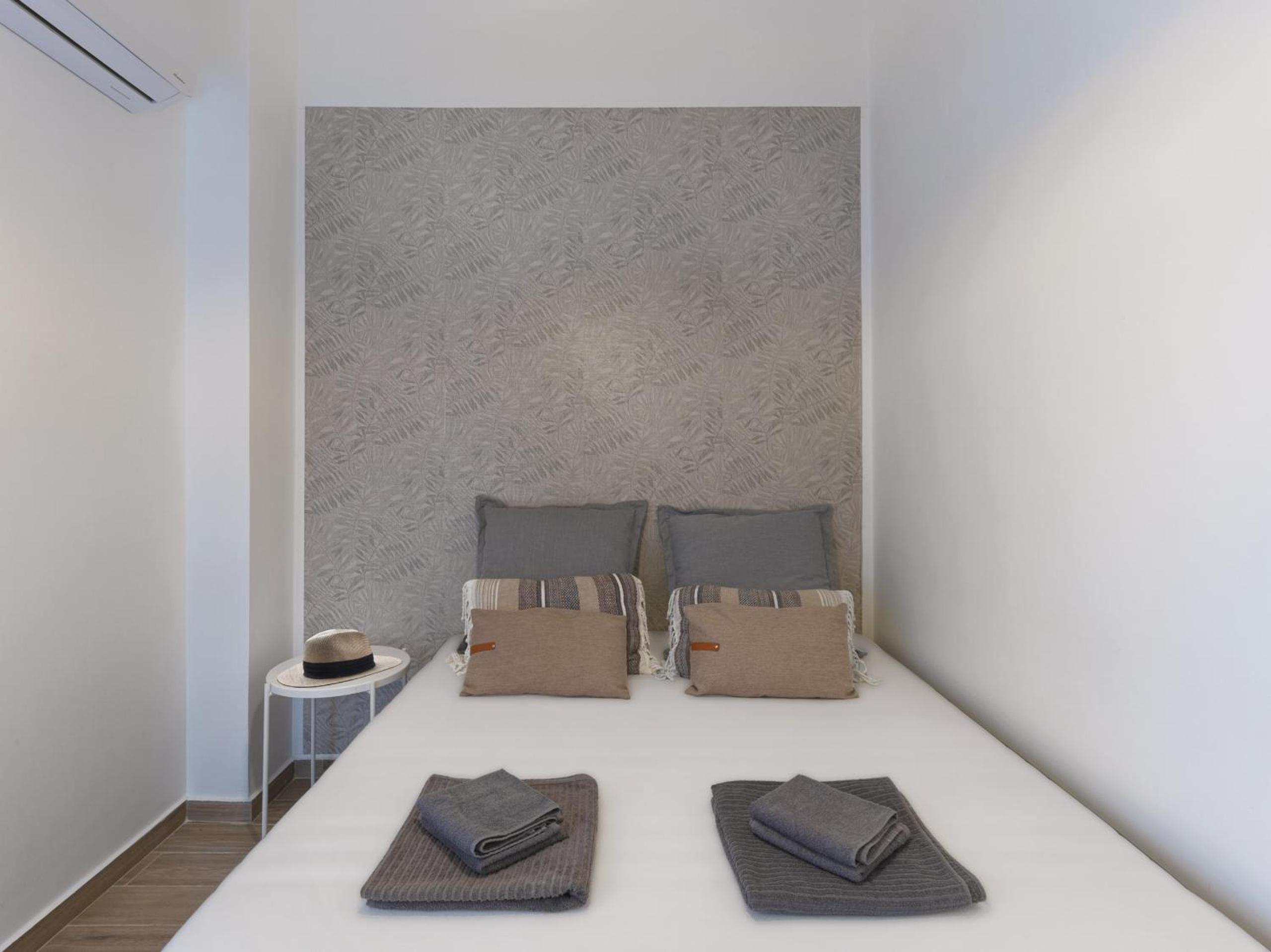 Beautiful Athenian apartment with terrace photo 2