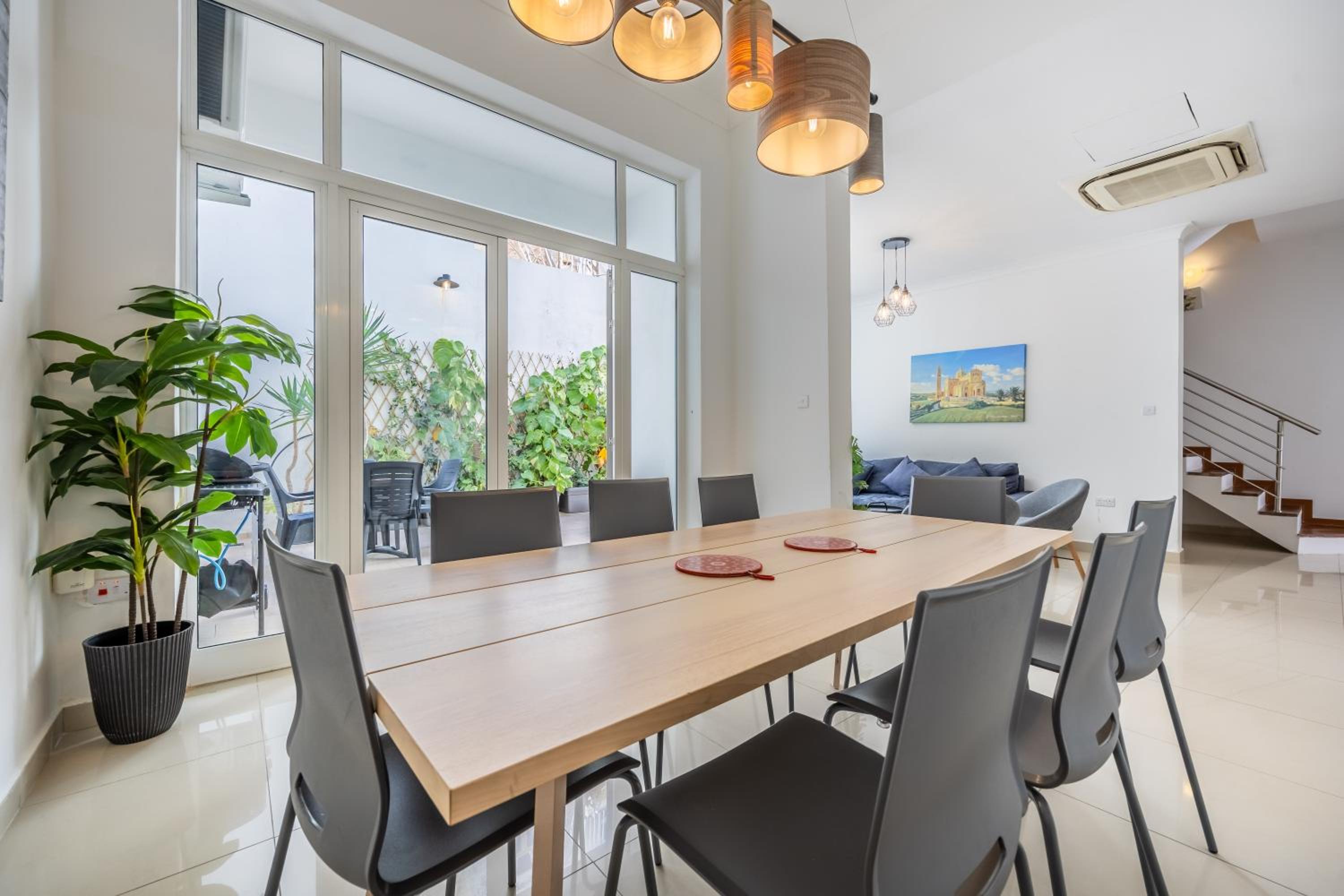 Hard to come by - modern & huge house in Sliema view 3