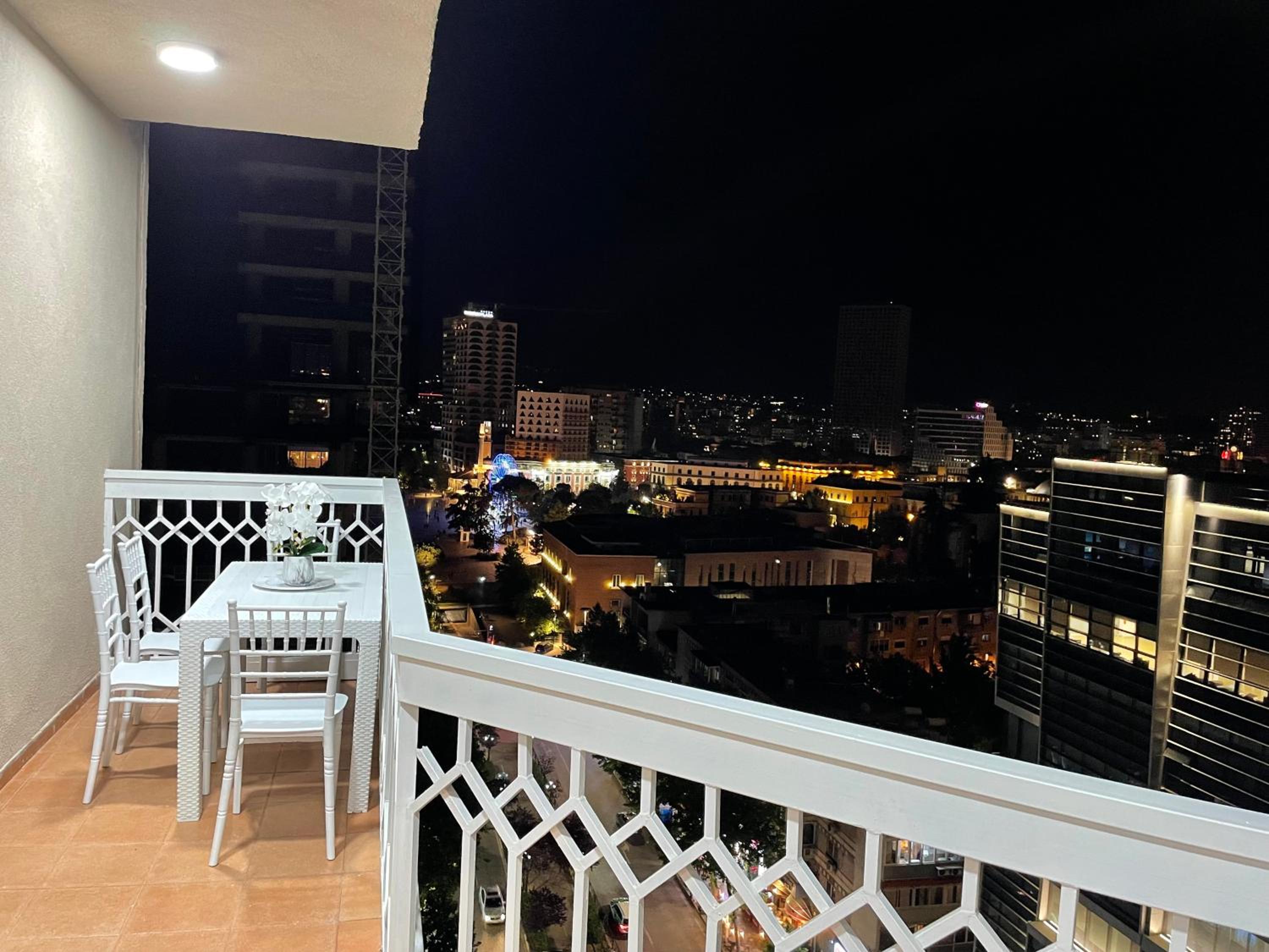 SUN TOWER LUXURY SUITE-VIEW FROM of TIRANA CENTER