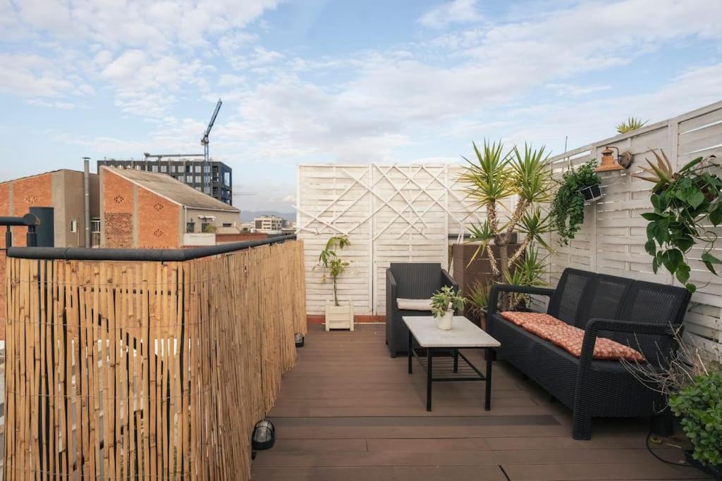 Cozy Penthouse Studio with Private Rooftop Terrace