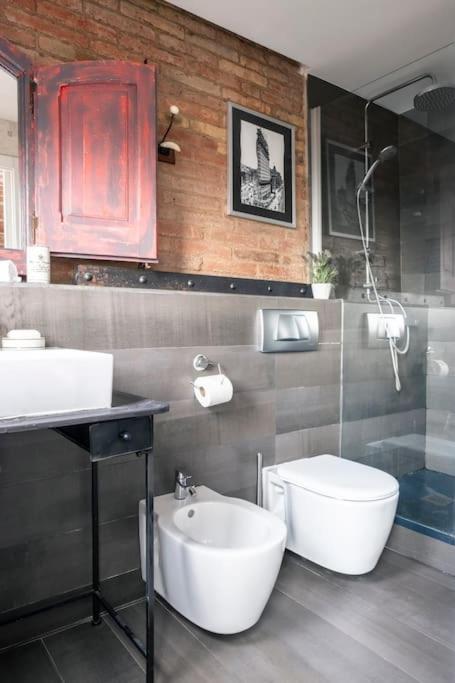 Cozy Penthouse Studio with Private Rooftop Terrace