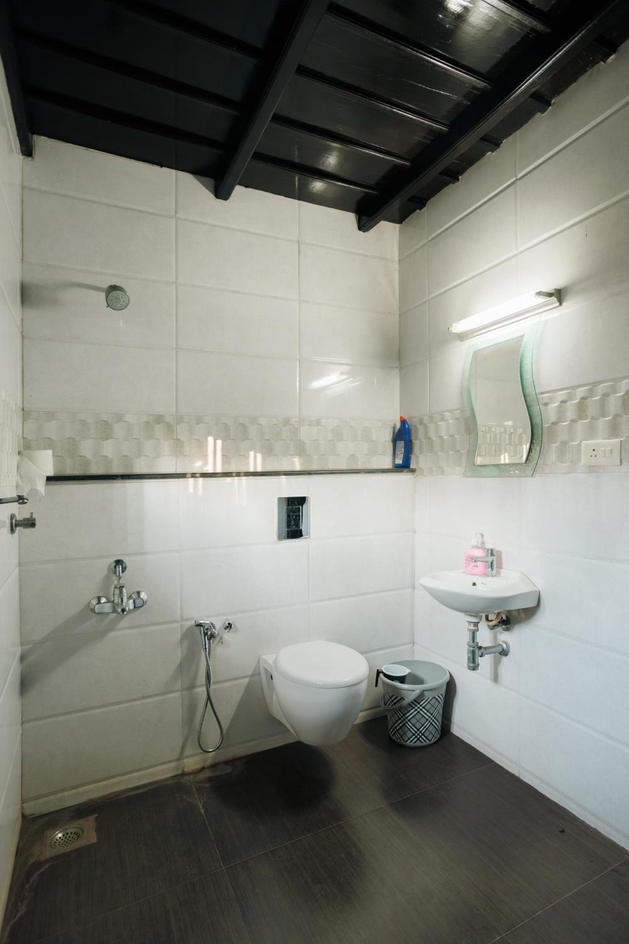 Ashriel Farm House by EWA Properties view 3