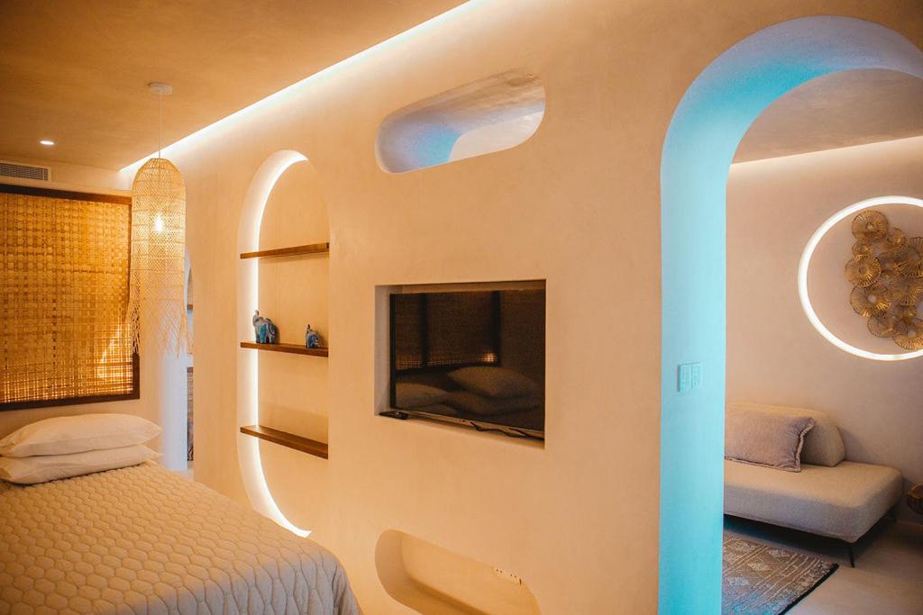 Q Coconuts Seaside Suites