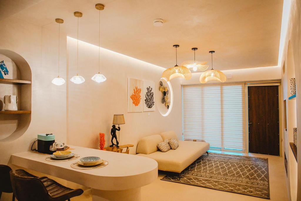 Q Coconuts Seaside Suites