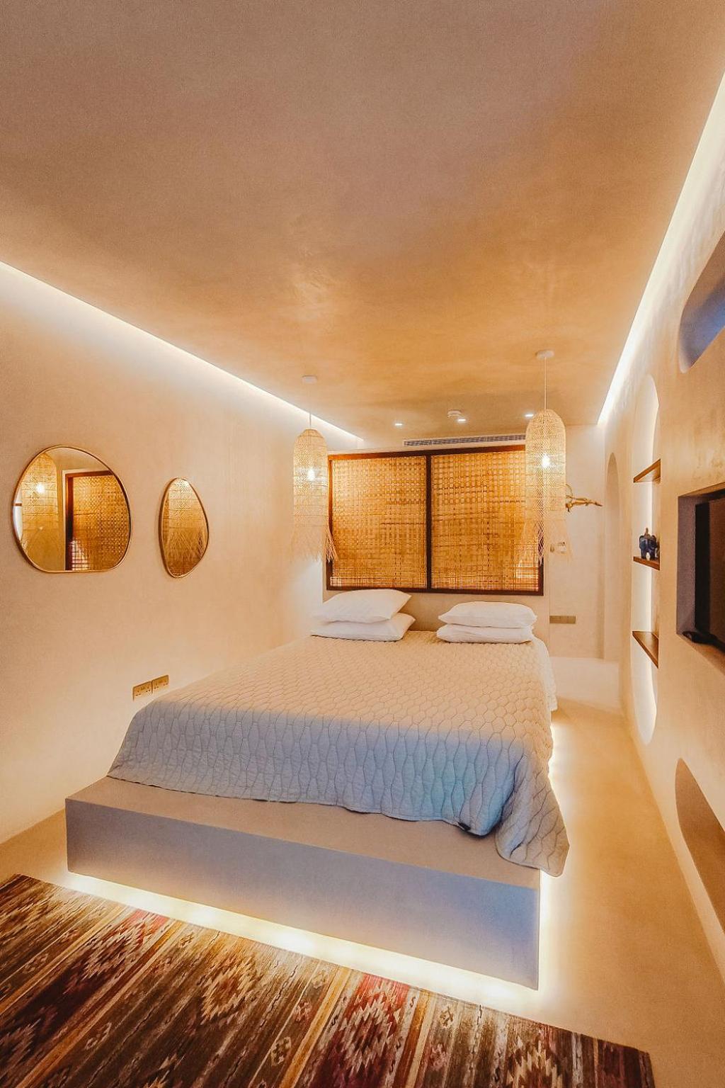 Q Coconuts Seaside Suites
