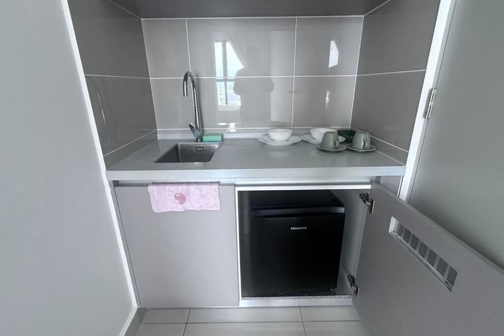 Luxury Studio Apartment with Balcony A5310St