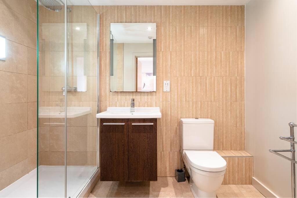 Fantastic, Spacious 2 Bedroom Apartment in Converted Chapel view 2