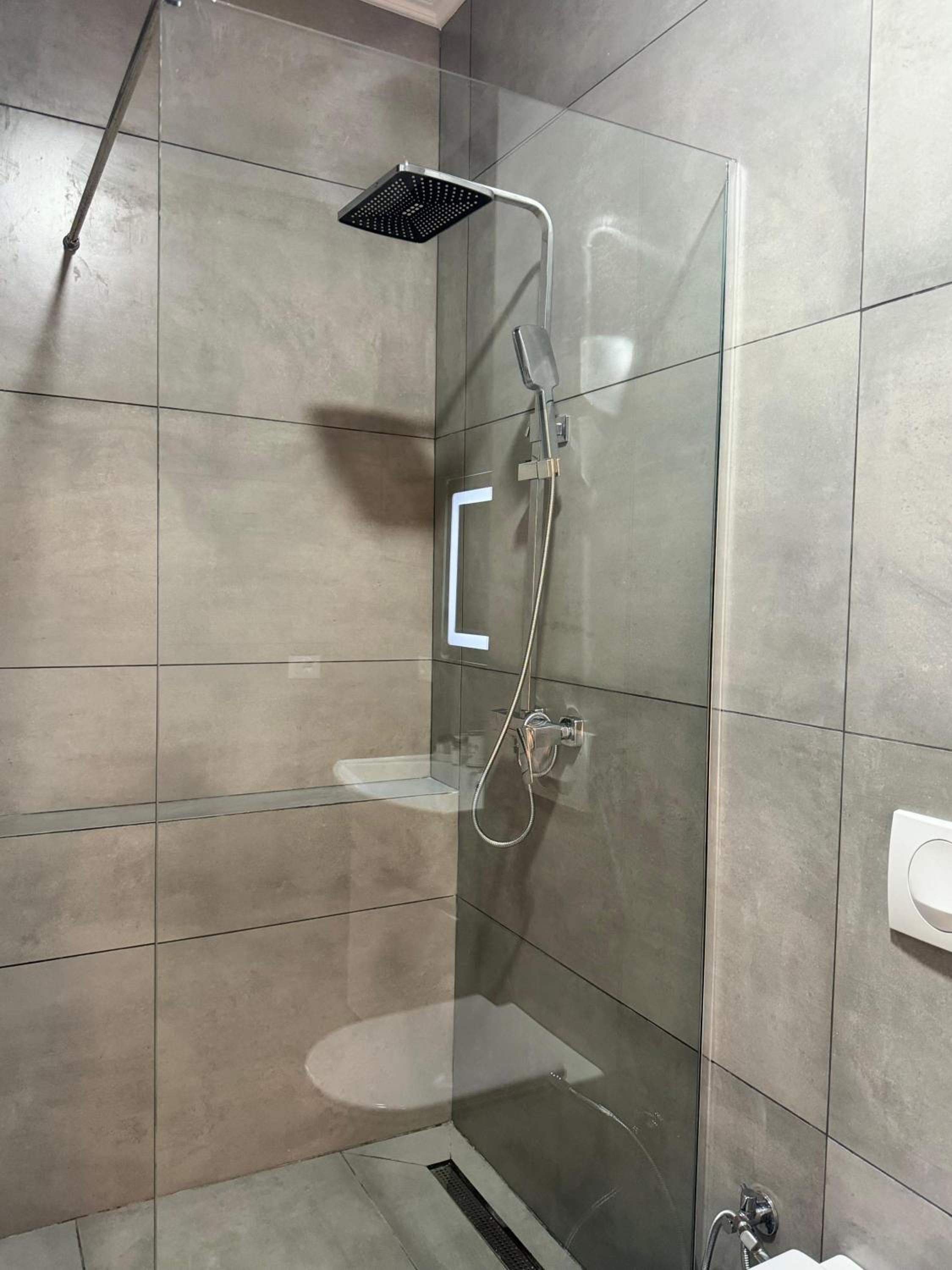 SUN TOWER LUXURY SUITE-VIEW FROM of TIRANA CENTER