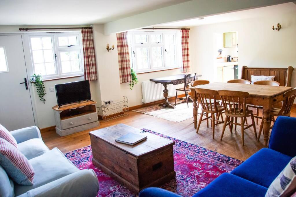 The Snug, Beautiful Country Retreat view 2