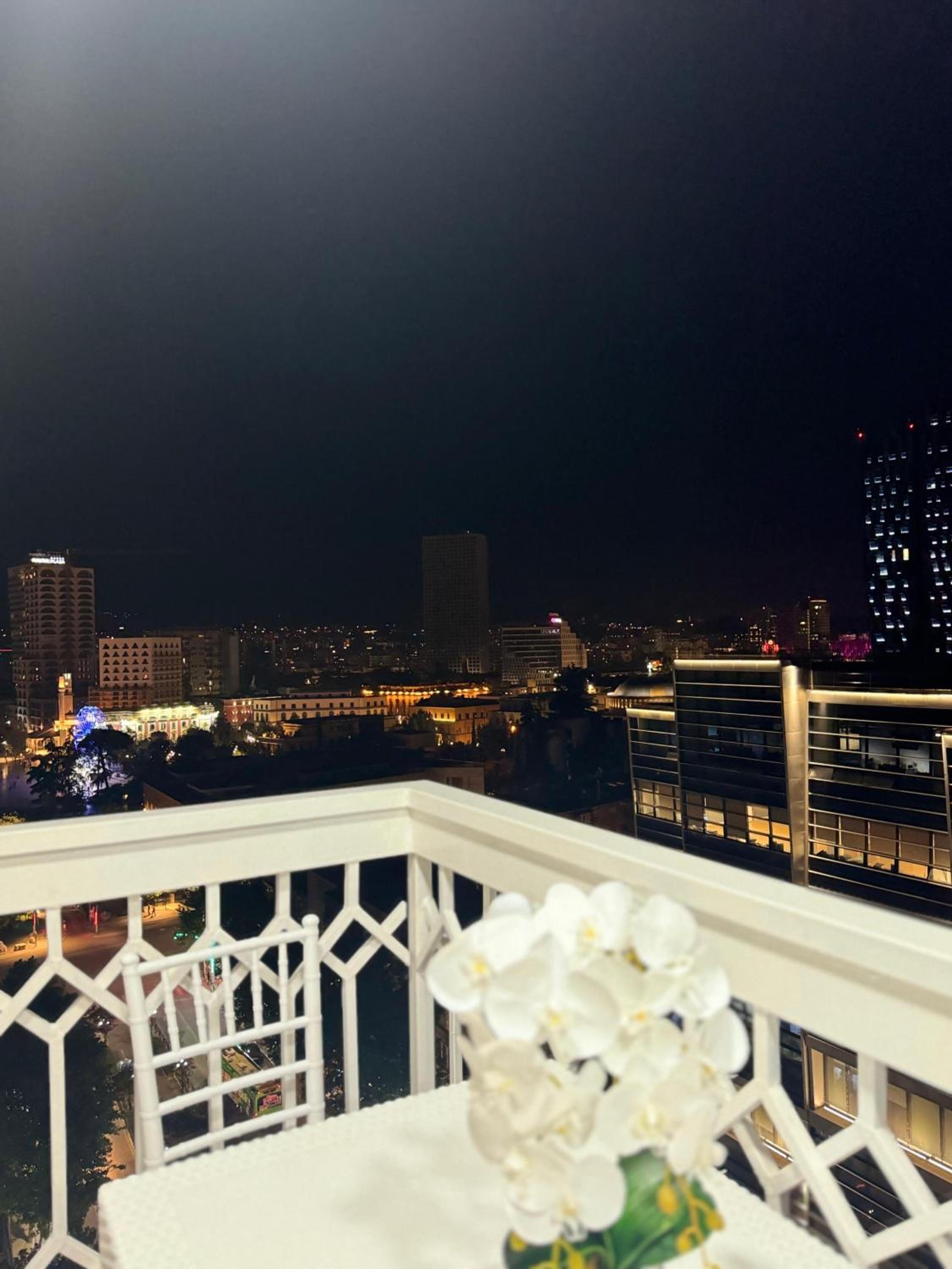 SUN TOWER LUXURY SUITE-VIEW FROM of TIRANA CENTER