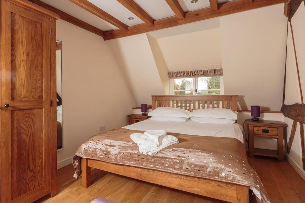 Luxury Cottage, close to Paultons Park view 3