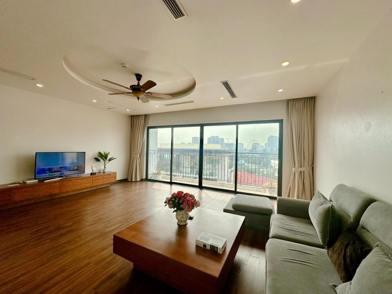 Luxe Paradise Residence Âu Cơ