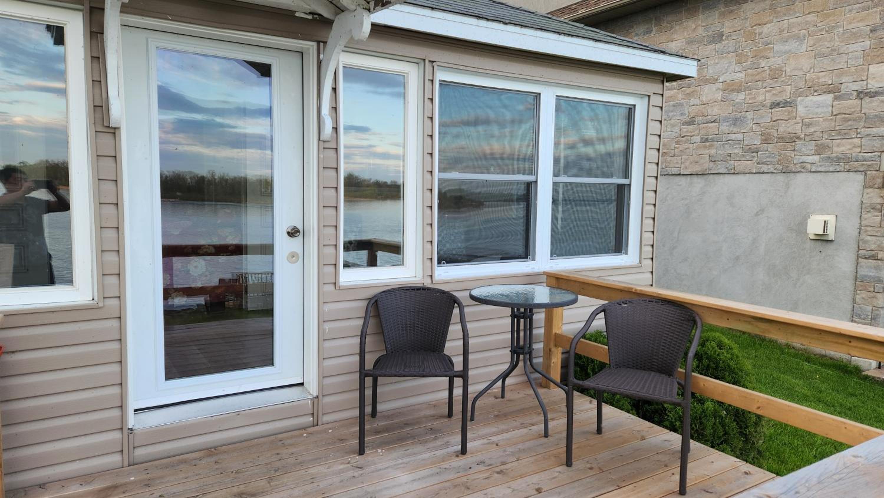 Skylight Waterfront home w/ amazing view/dock/boat