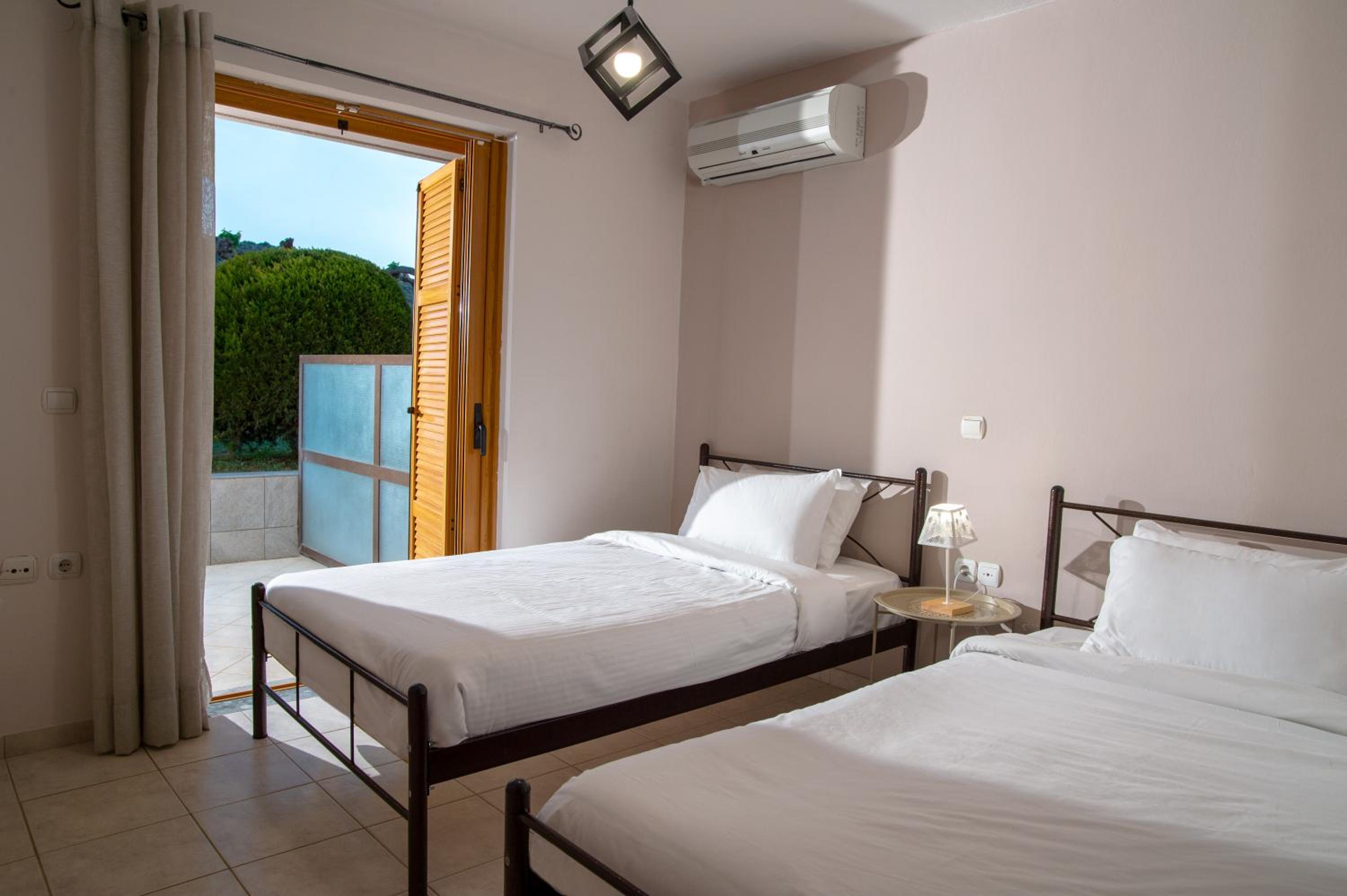 Stork Holiday Apartments - Garden & Sea View photo 3
