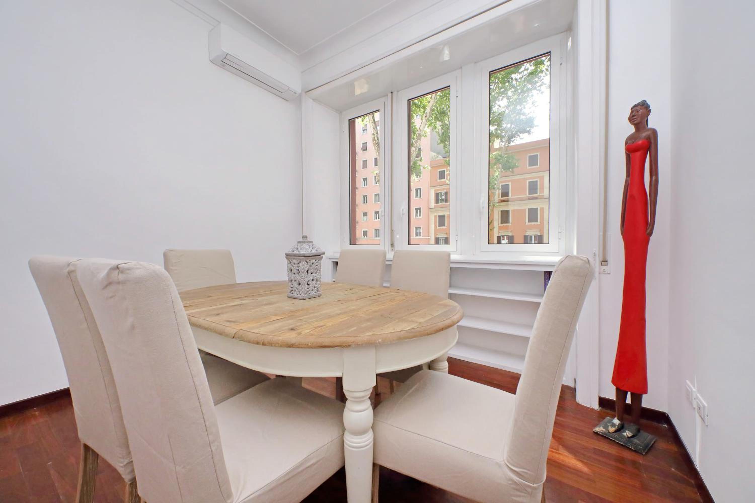 Charme e Style: Splendid Apartment with 2 Bedrooms