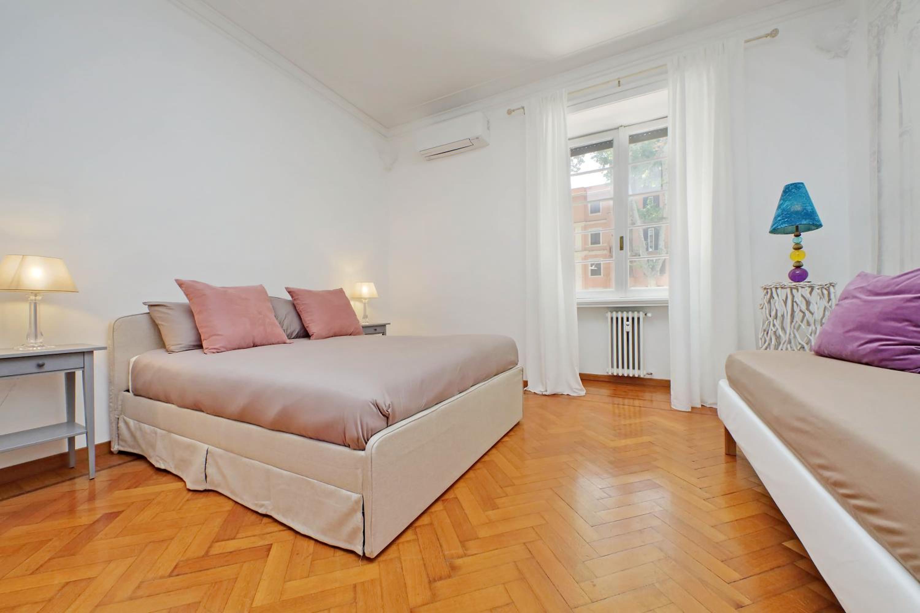 Charme e Style: Splendid Apartment with 2 Bedrooms