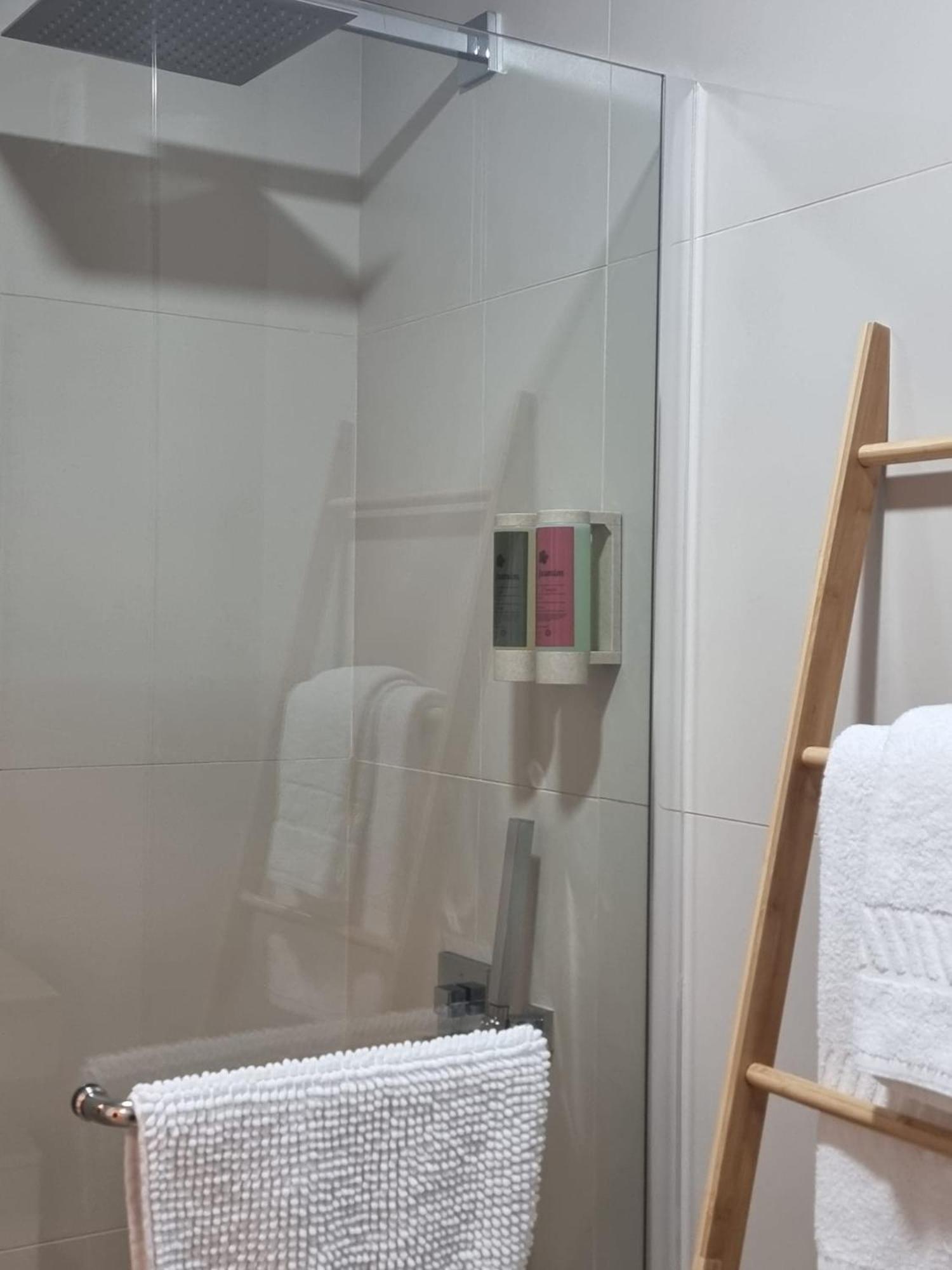 Casa Jasmim en Faro — bathroom