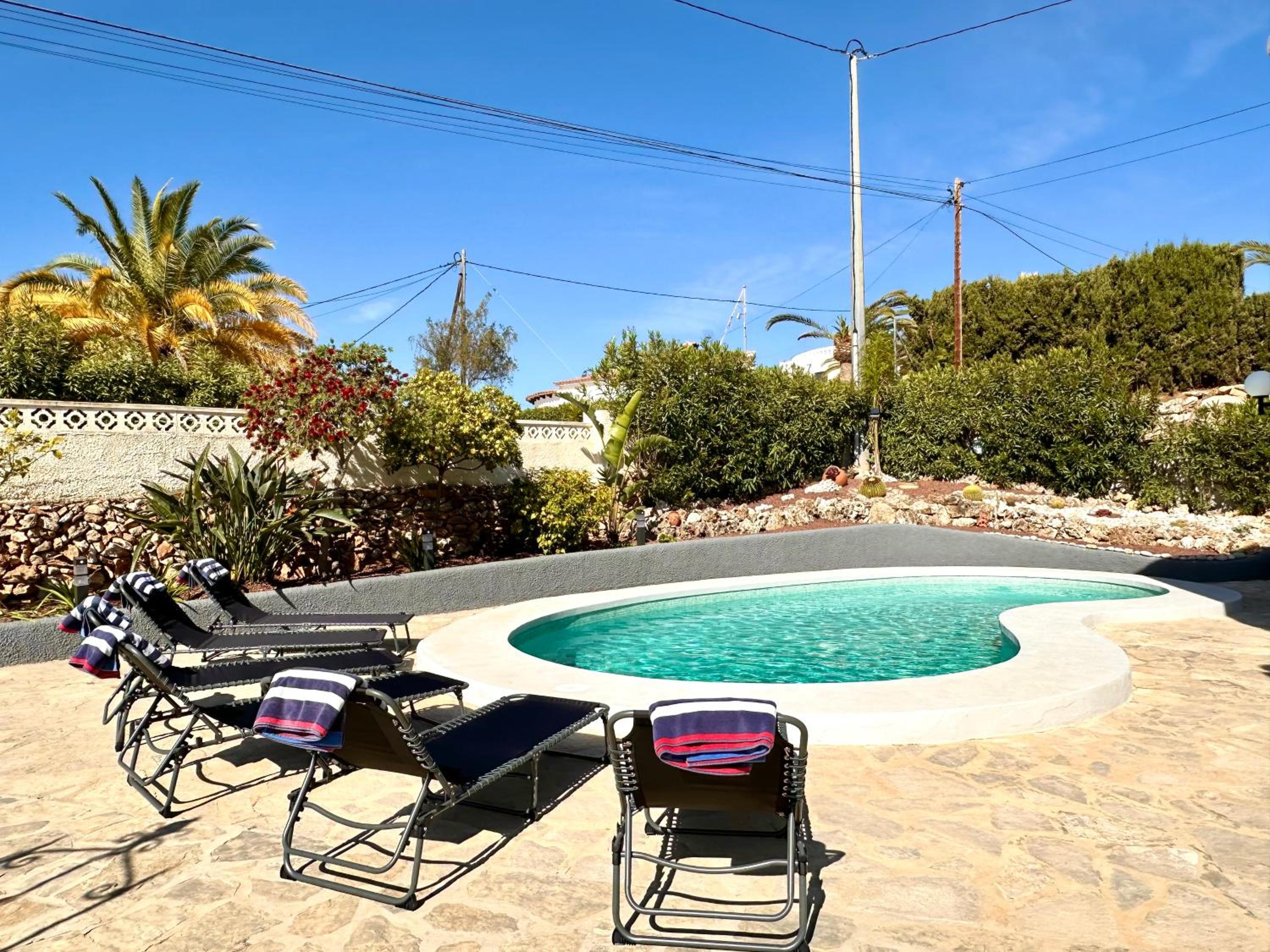 SUNNY Apartment in a Cosy Villa with shared swimming pool view 5