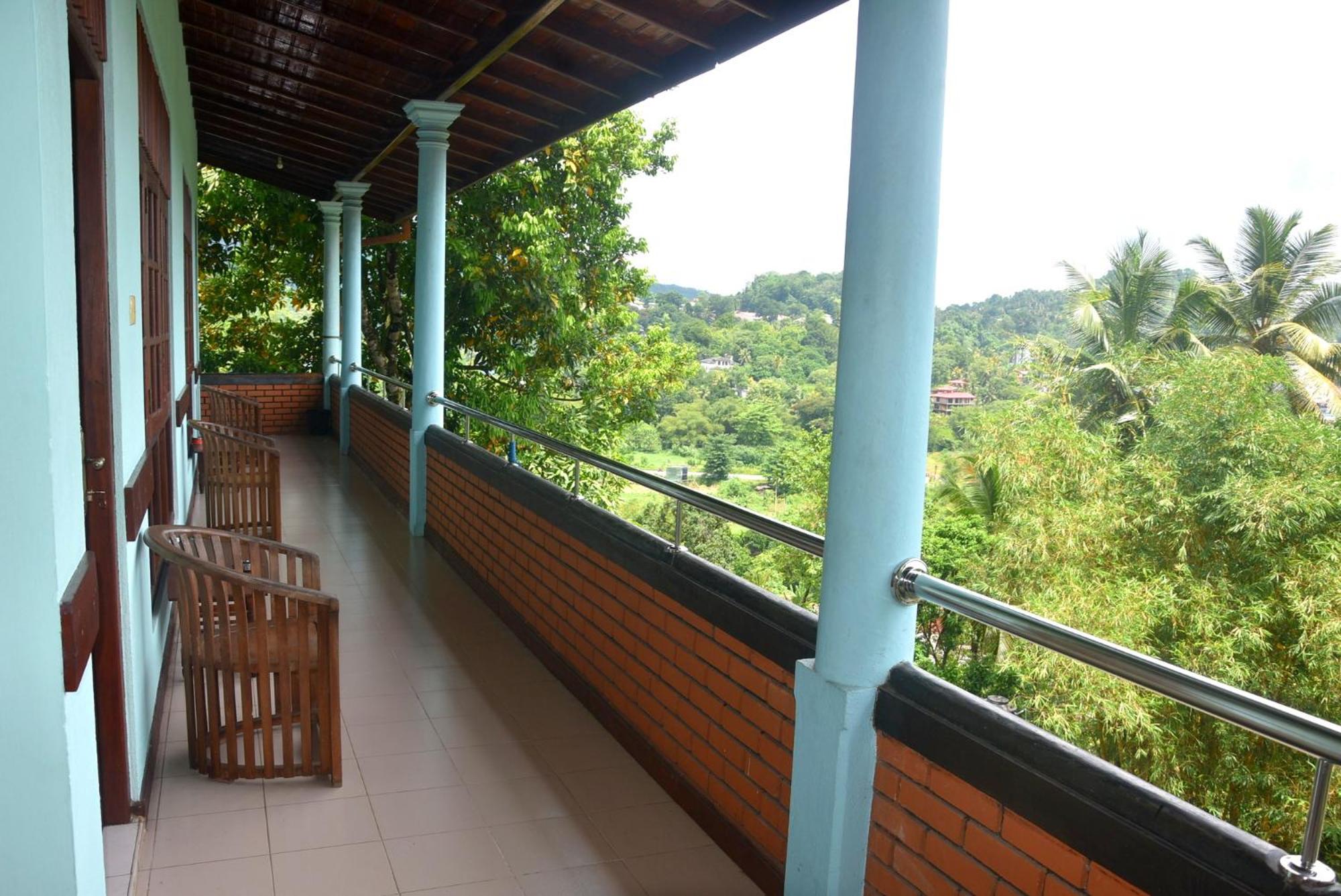 Rathna Gems Halt view 2