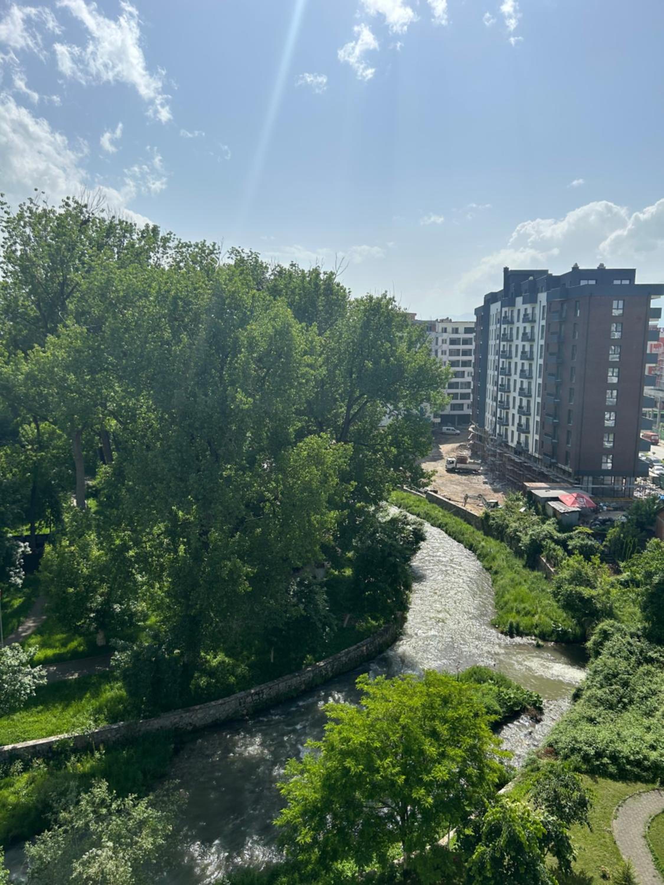 Chic Riverview Apartment, photo 15
