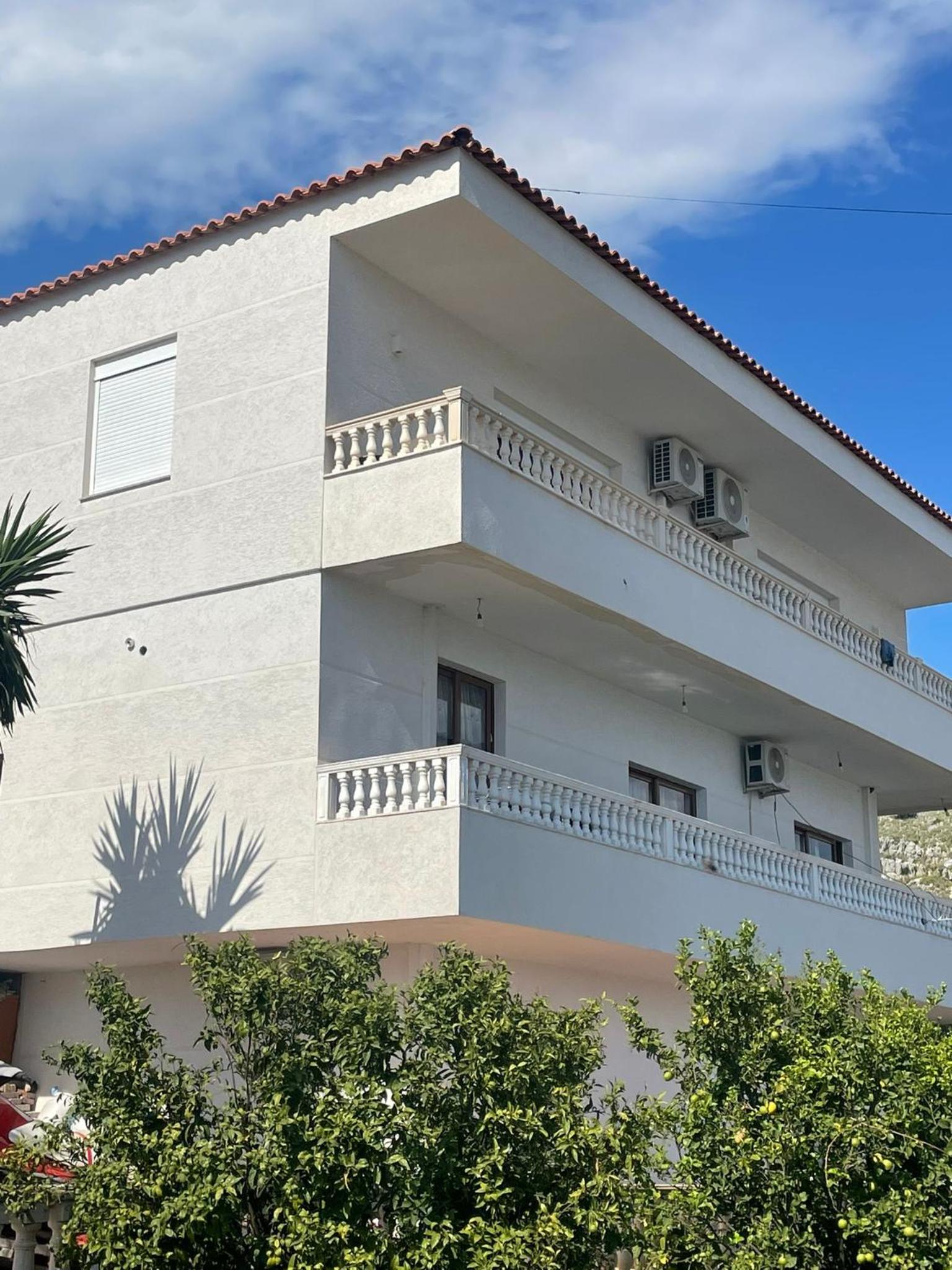 Ana&Endri's Summer Home
