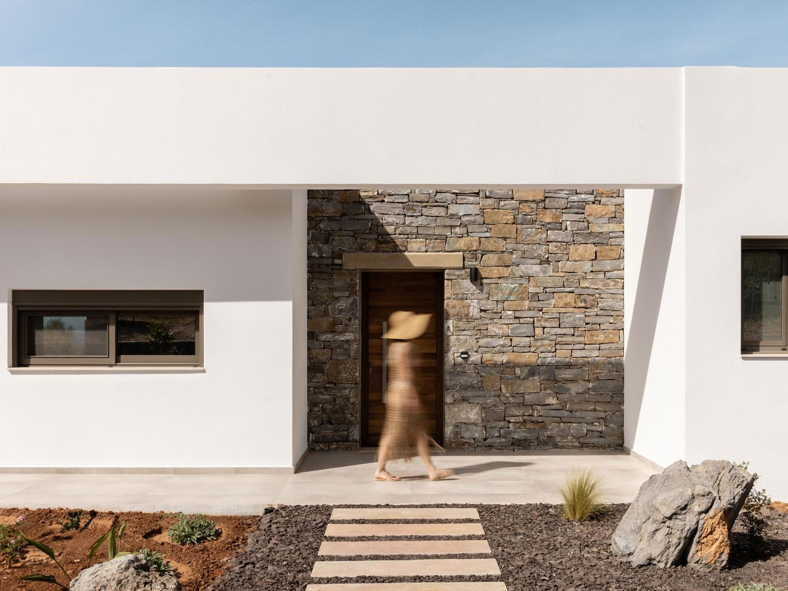 Porto Cali, Earthy Retreat Amidst Nature by etouri