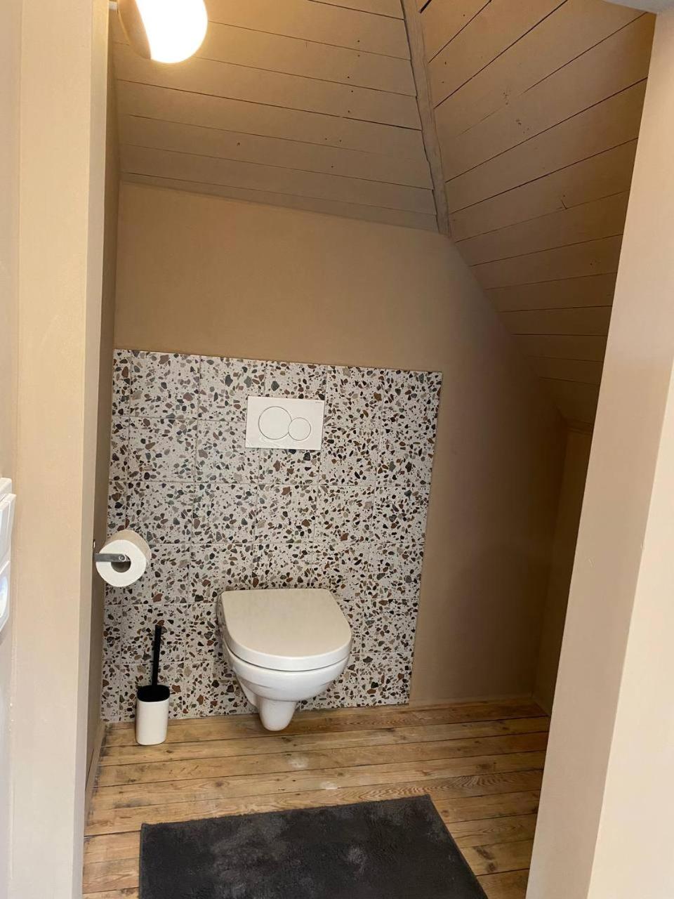 Dachgeschosswohnung in Altbauvilla