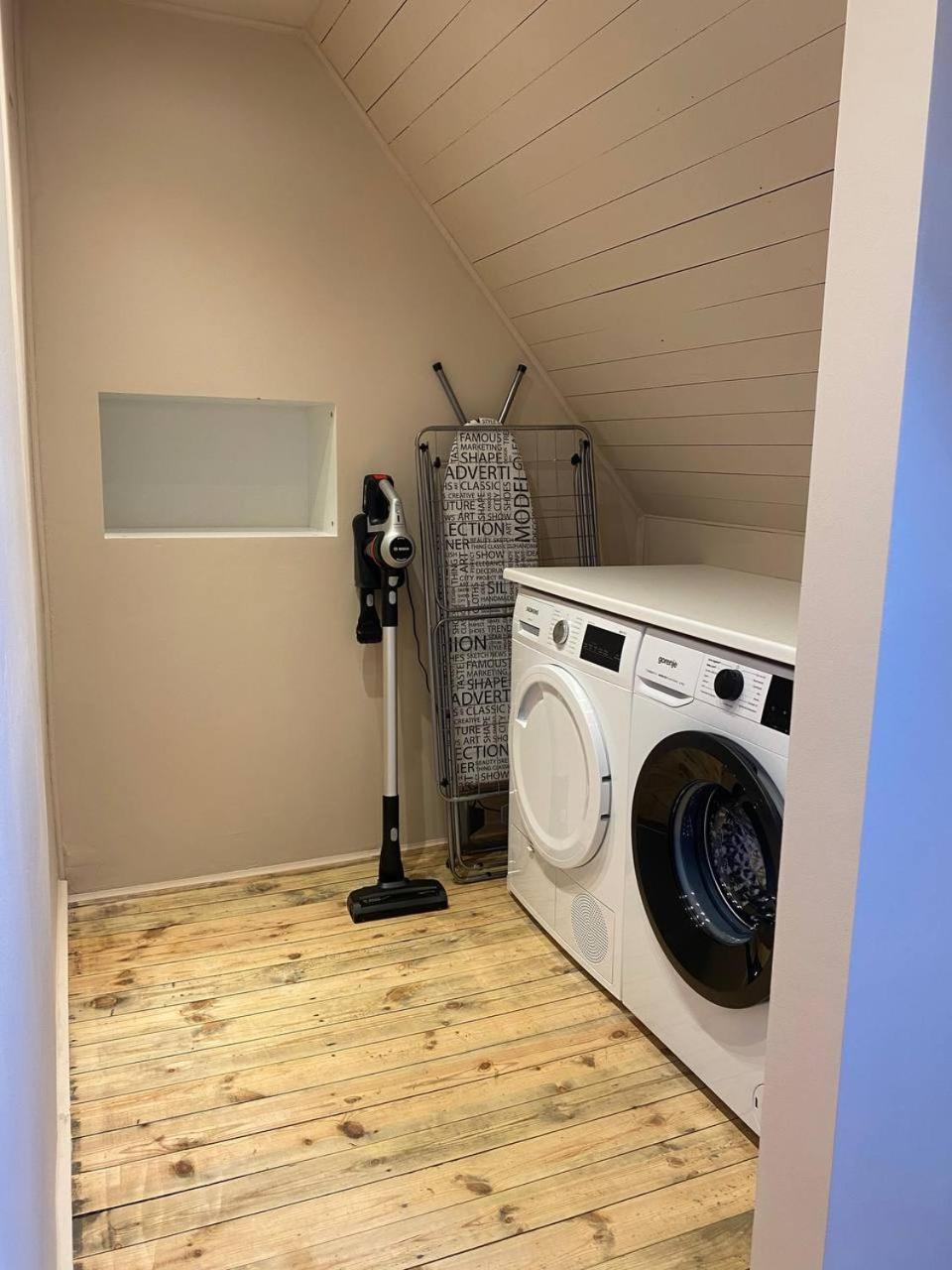 Dachgeschosswohnung in Altbauvilla
