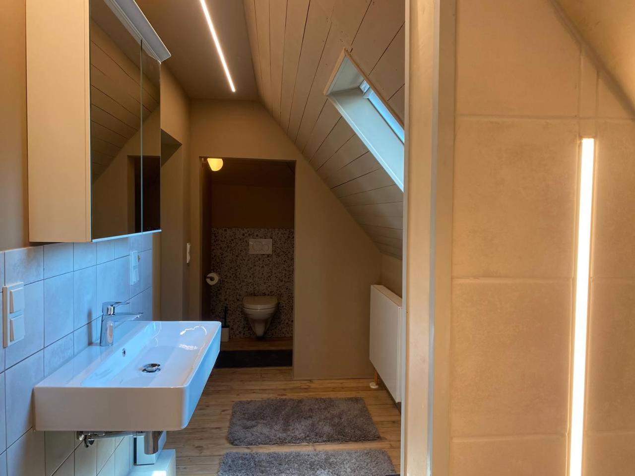 Dachgeschosswohnung in Altbauvilla