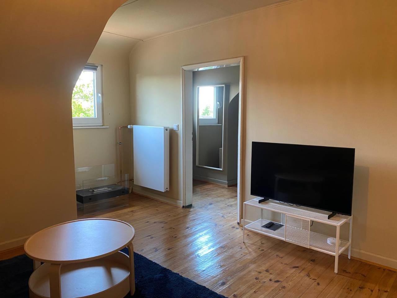 Dachgeschosswohnung in Altbauvilla