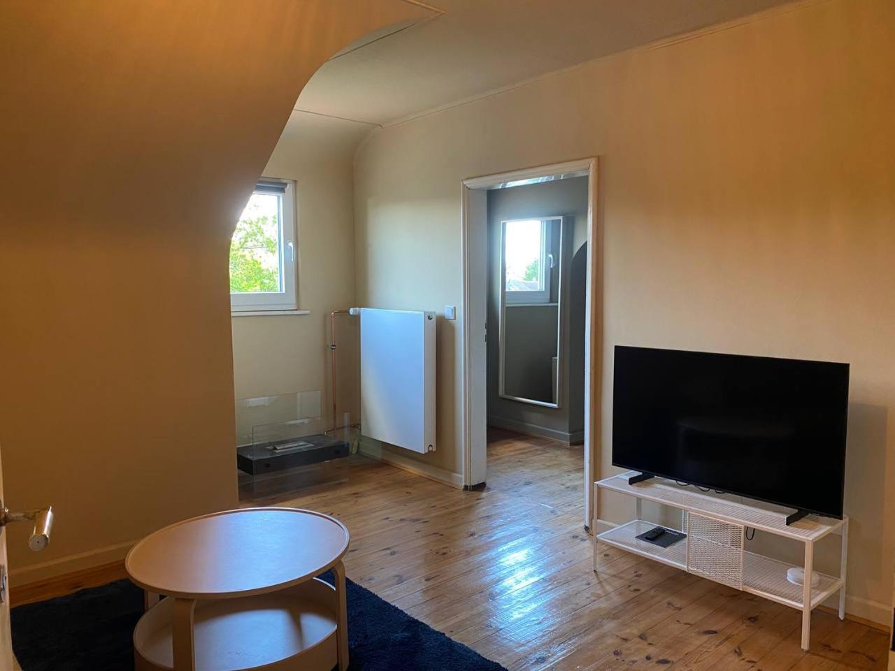 Dachgeschosswohnung in Altbauvilla