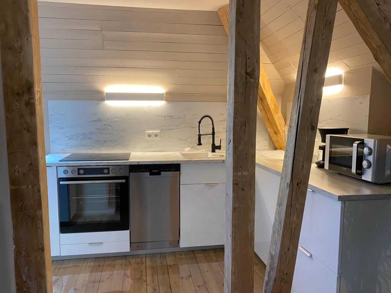Dachgeschosswohnung in Altbauvilla