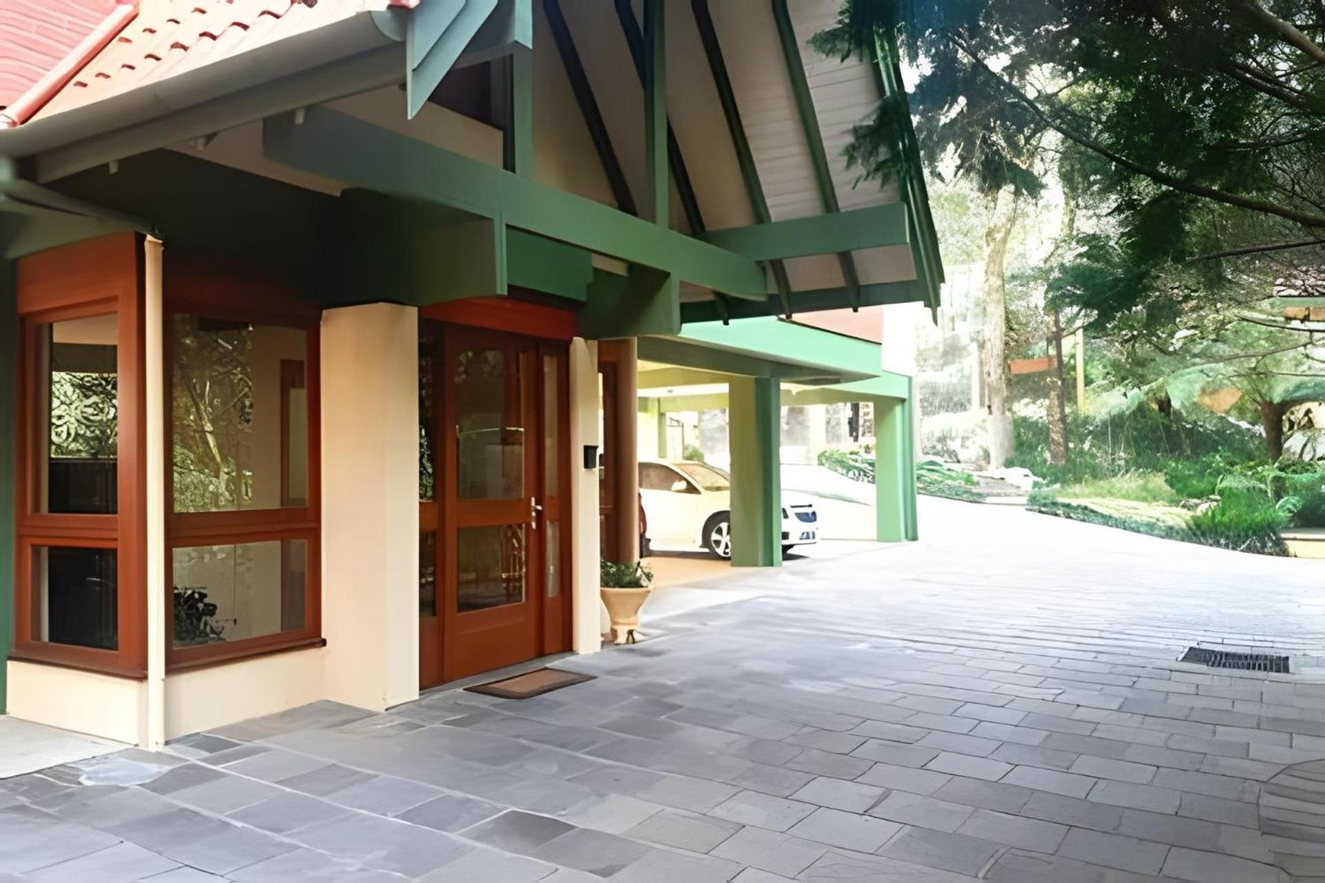 Follow Gramado - Beautiful and with a view! Walk to the Center and Lago Negro!