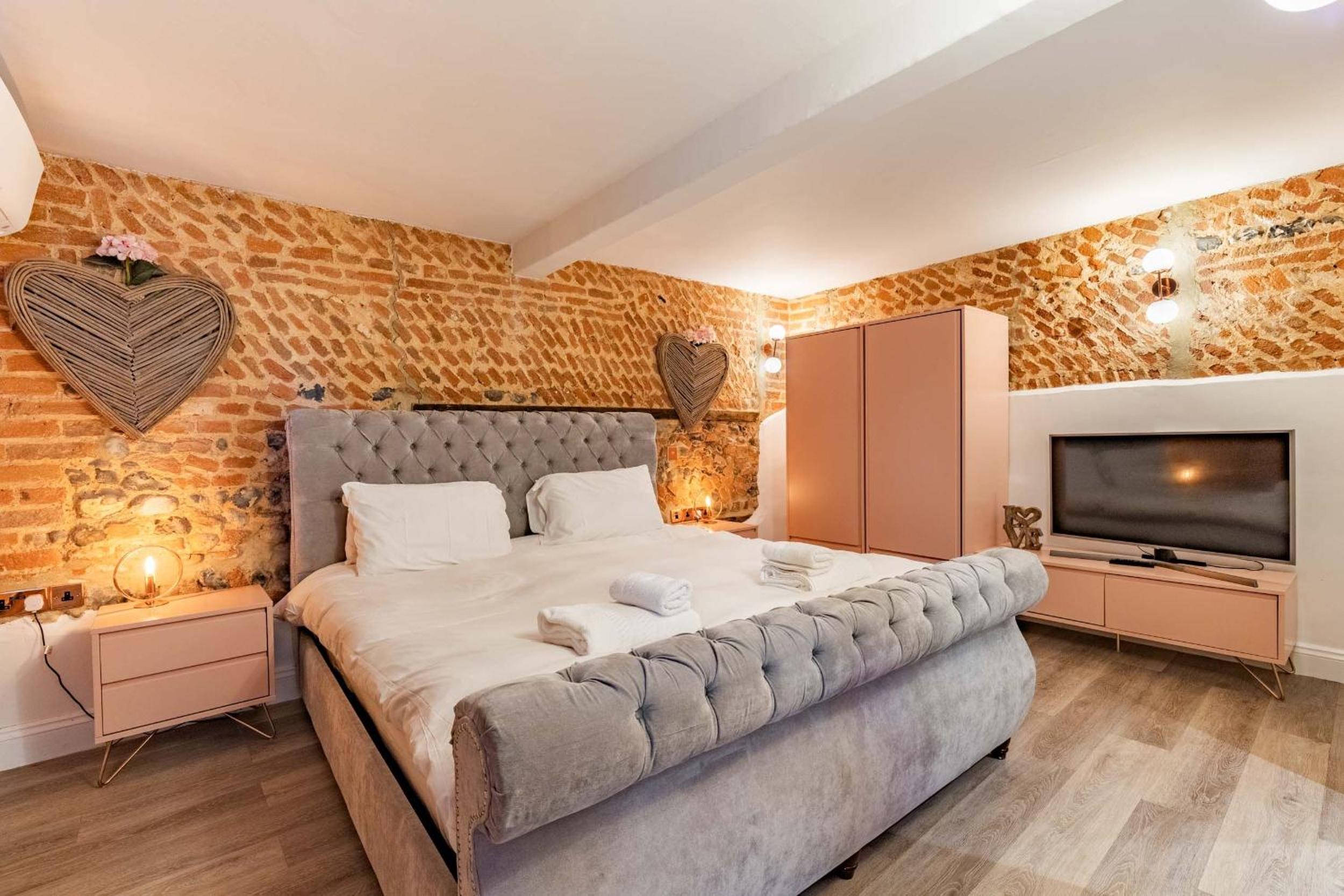 Host & Stay - Rogues Barn