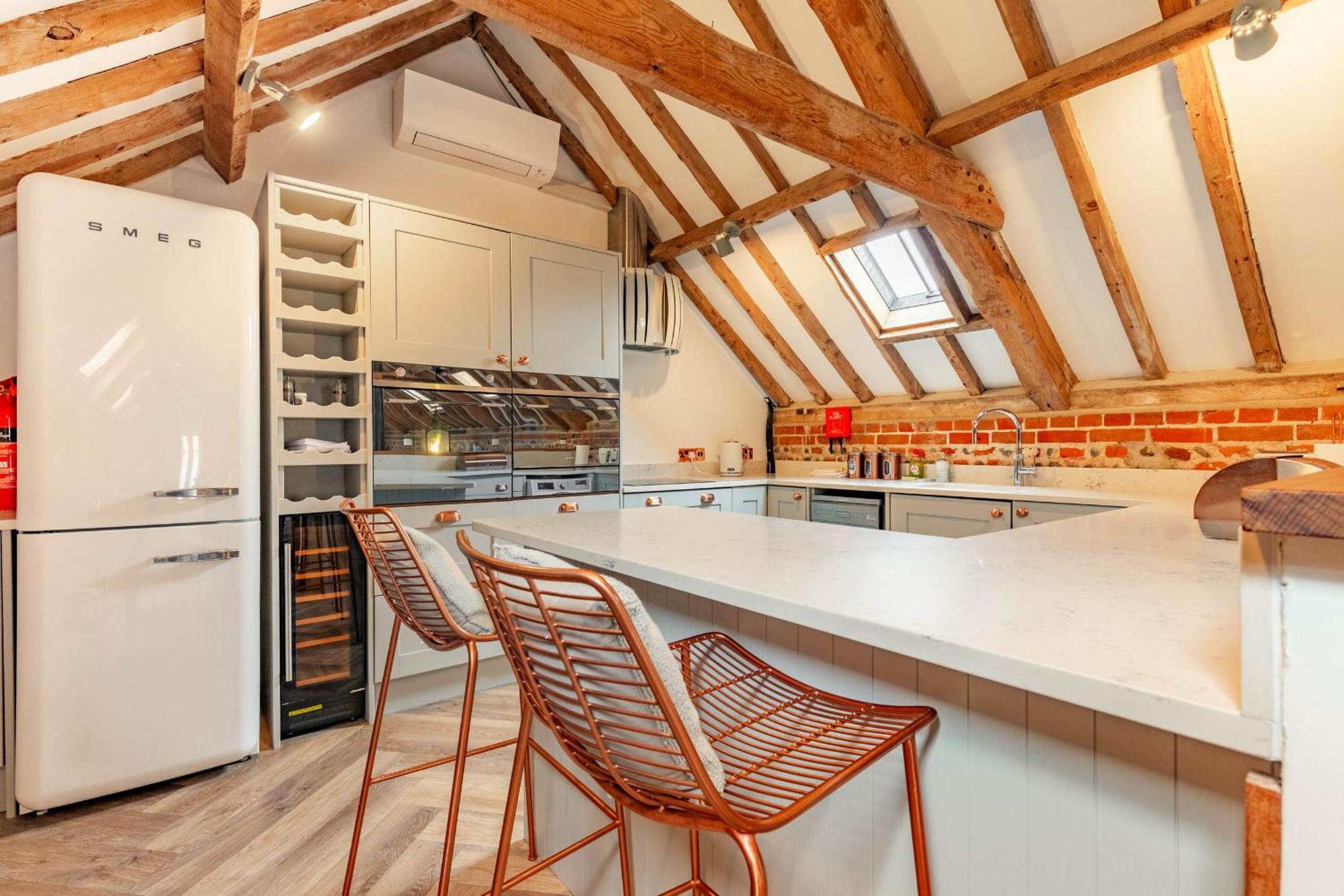 Host & Stay - Rogues Barn