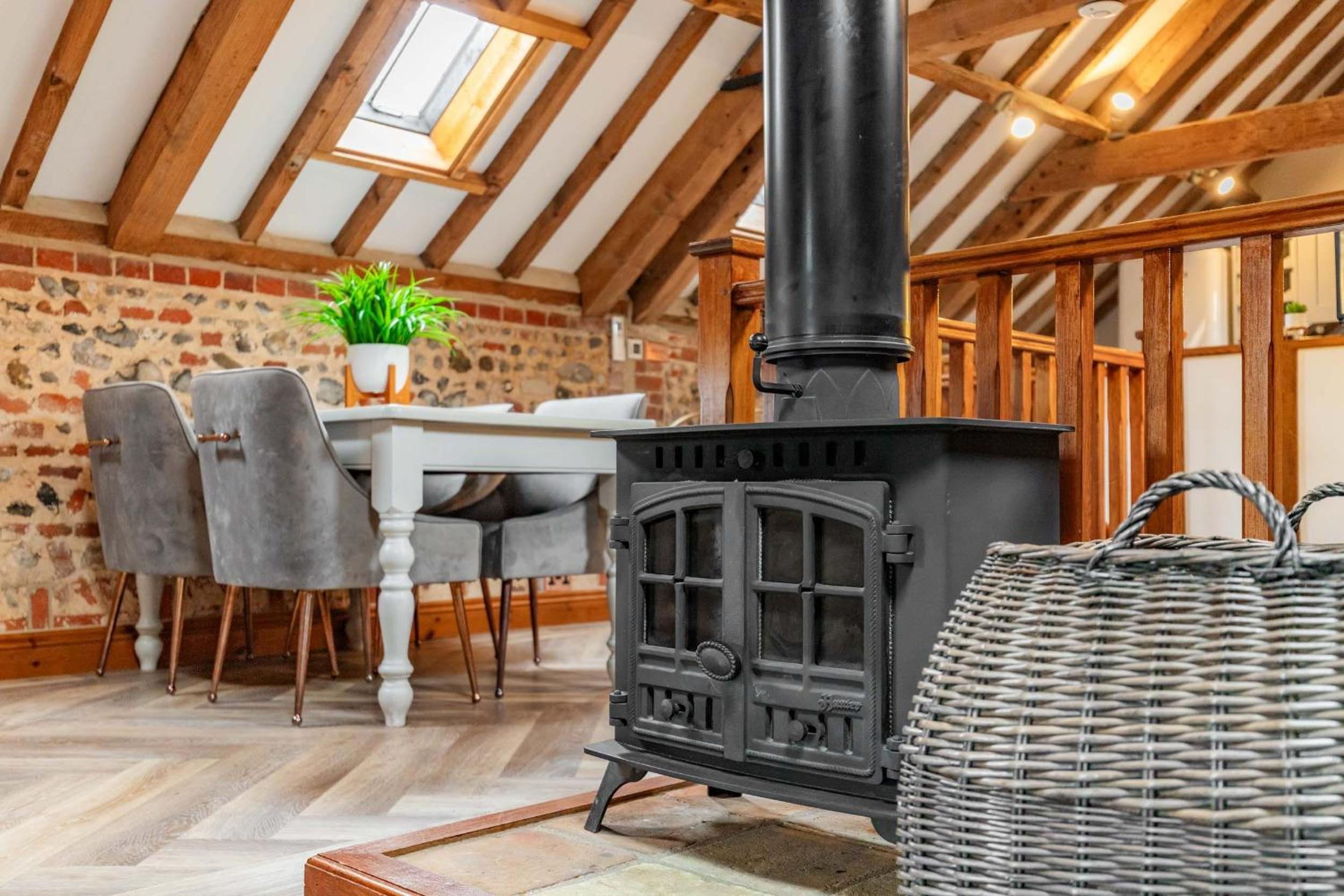 Host & Stay - Rogues Barn