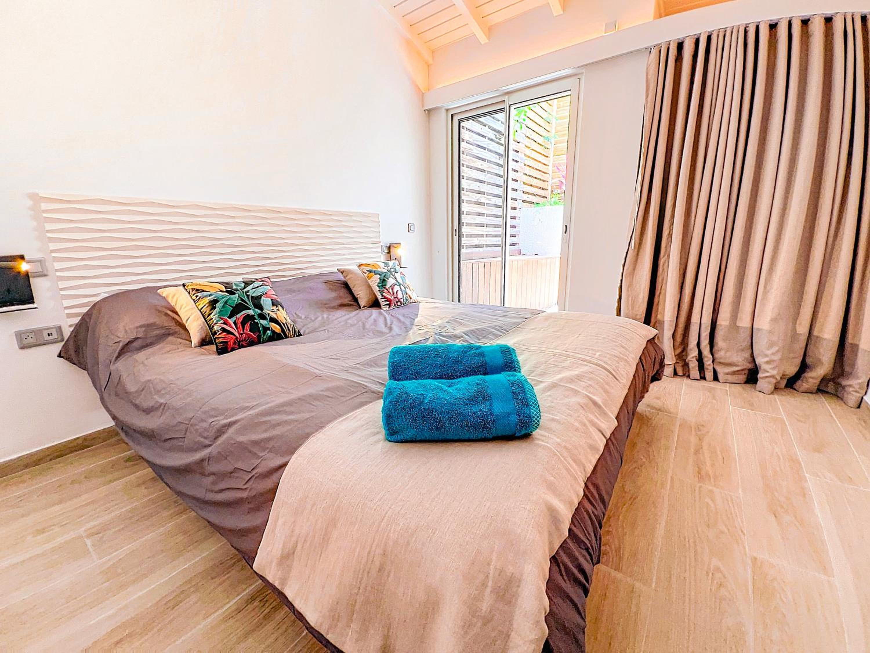 Villa Marguerite private pool and hot tub in Orient Bay view 2