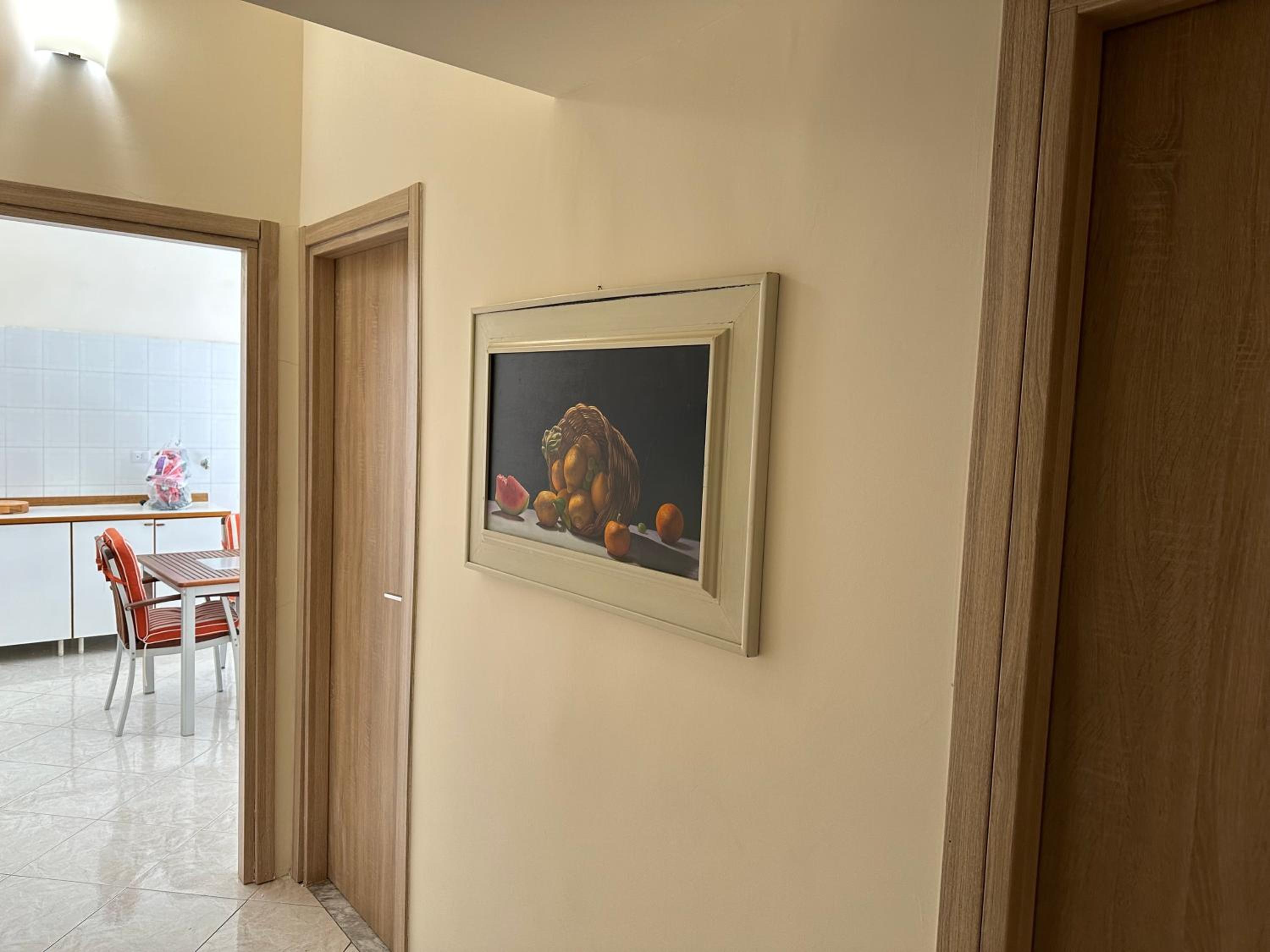 Spacious 130 sqm Luxury Apartment - 2 Bathrooms - Central Station & Old Town