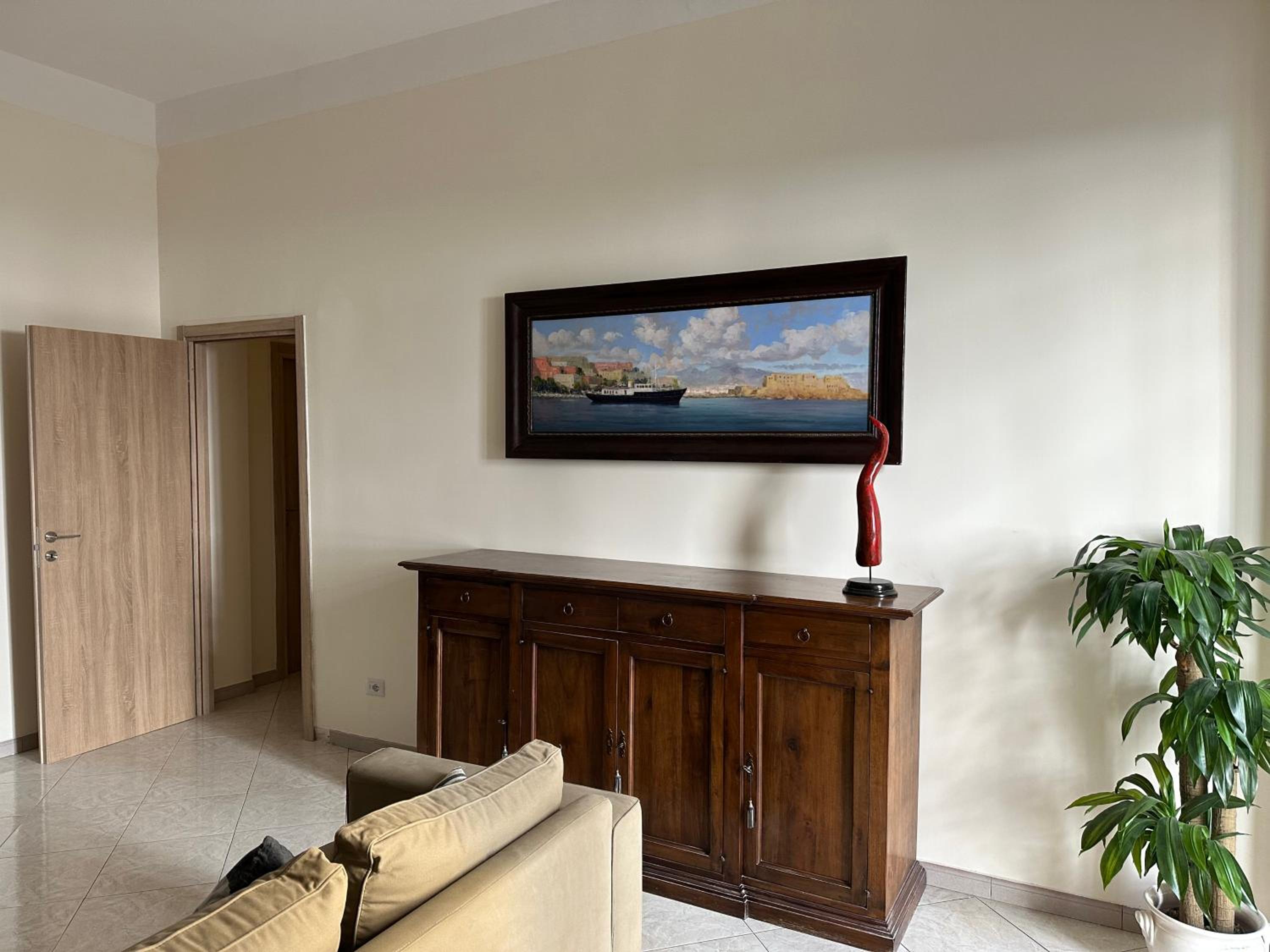 Spacious 130 sqm Luxury Apartment - 2 Bathrooms - Central Station & Old Town