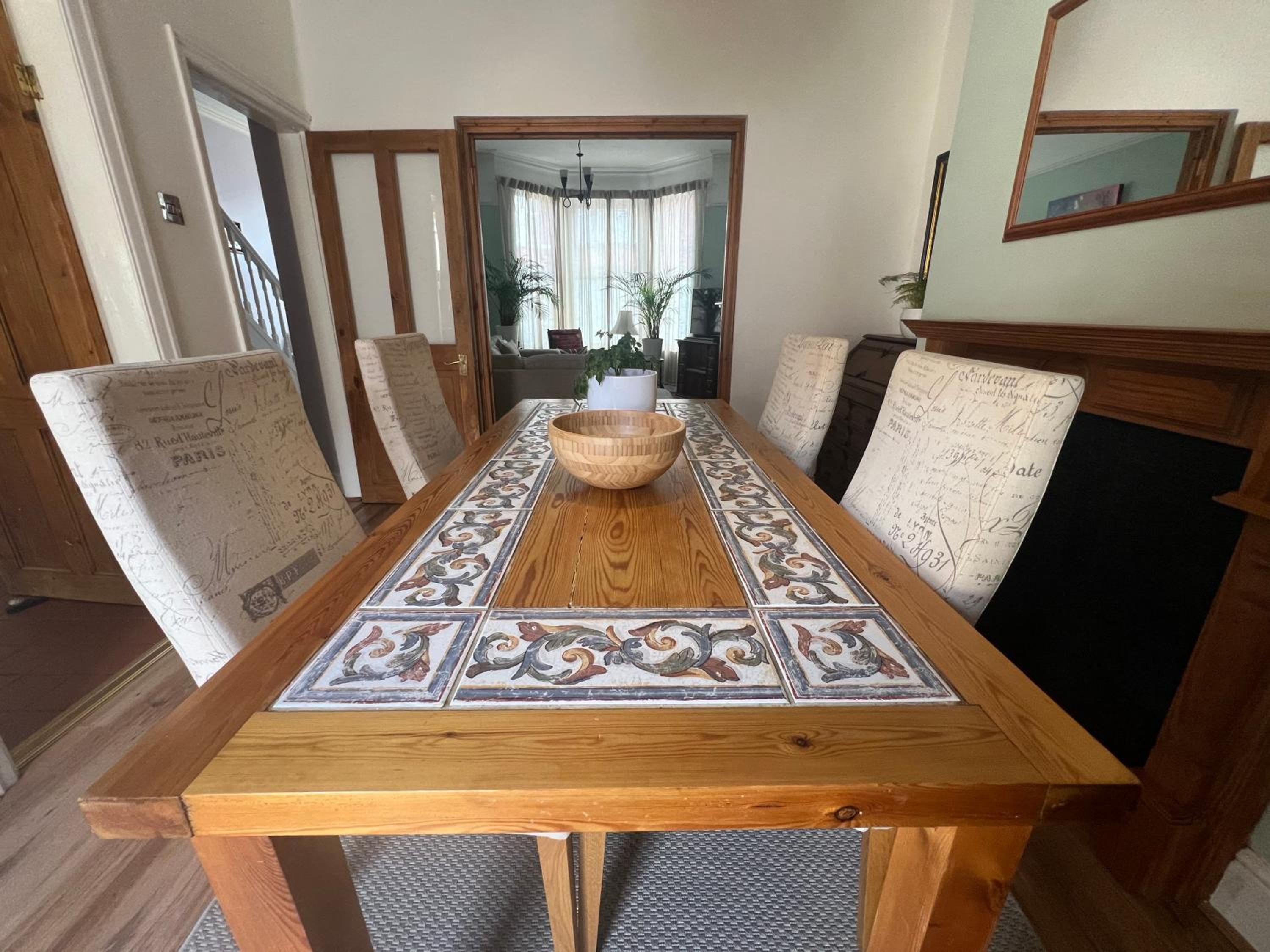 2025 Award Winner Liverpool Strawberry House - 3 Bedrooms view 3