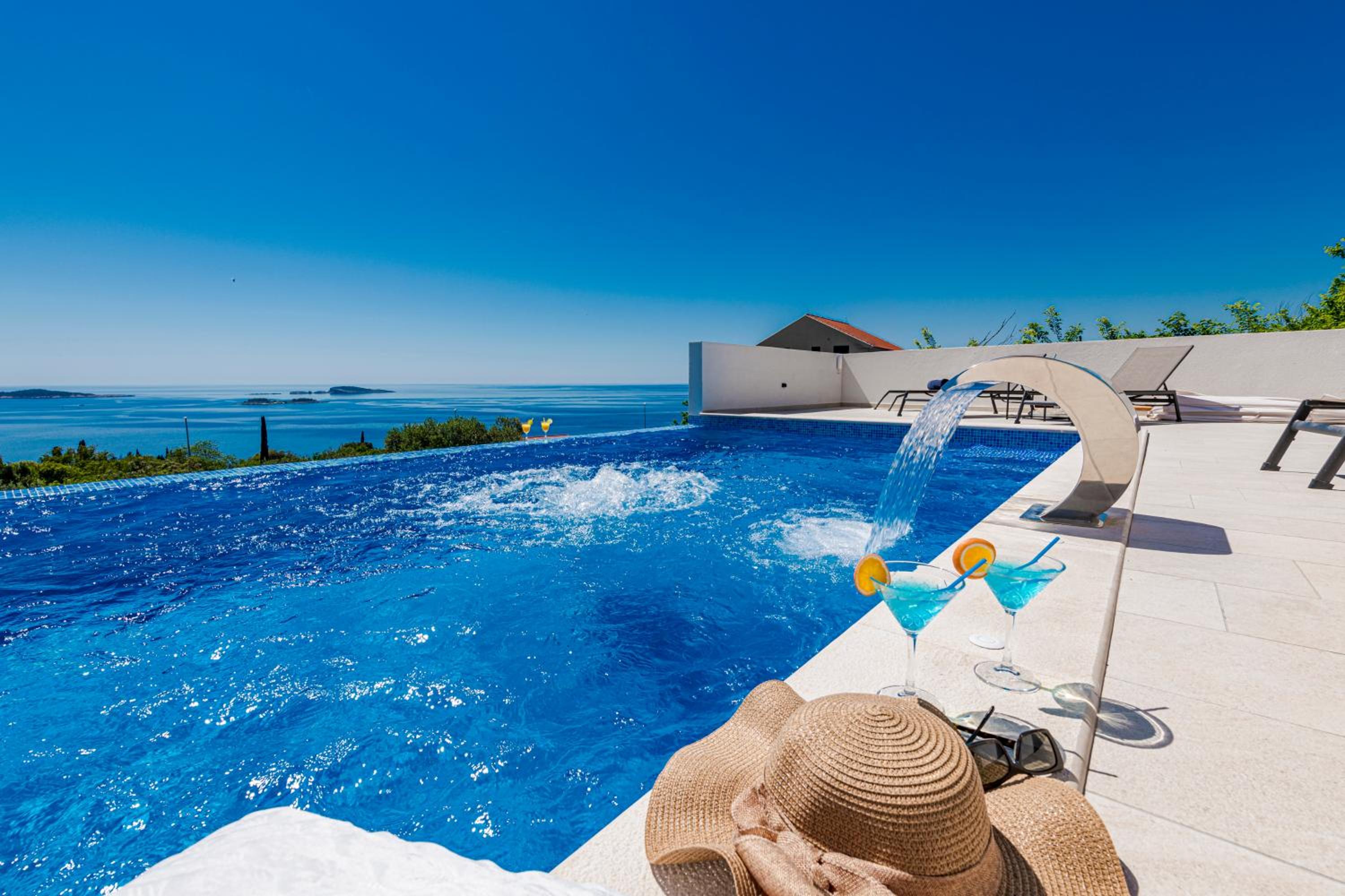 Exclusive Villa Belenum with breakfast,gym,sauna view 5