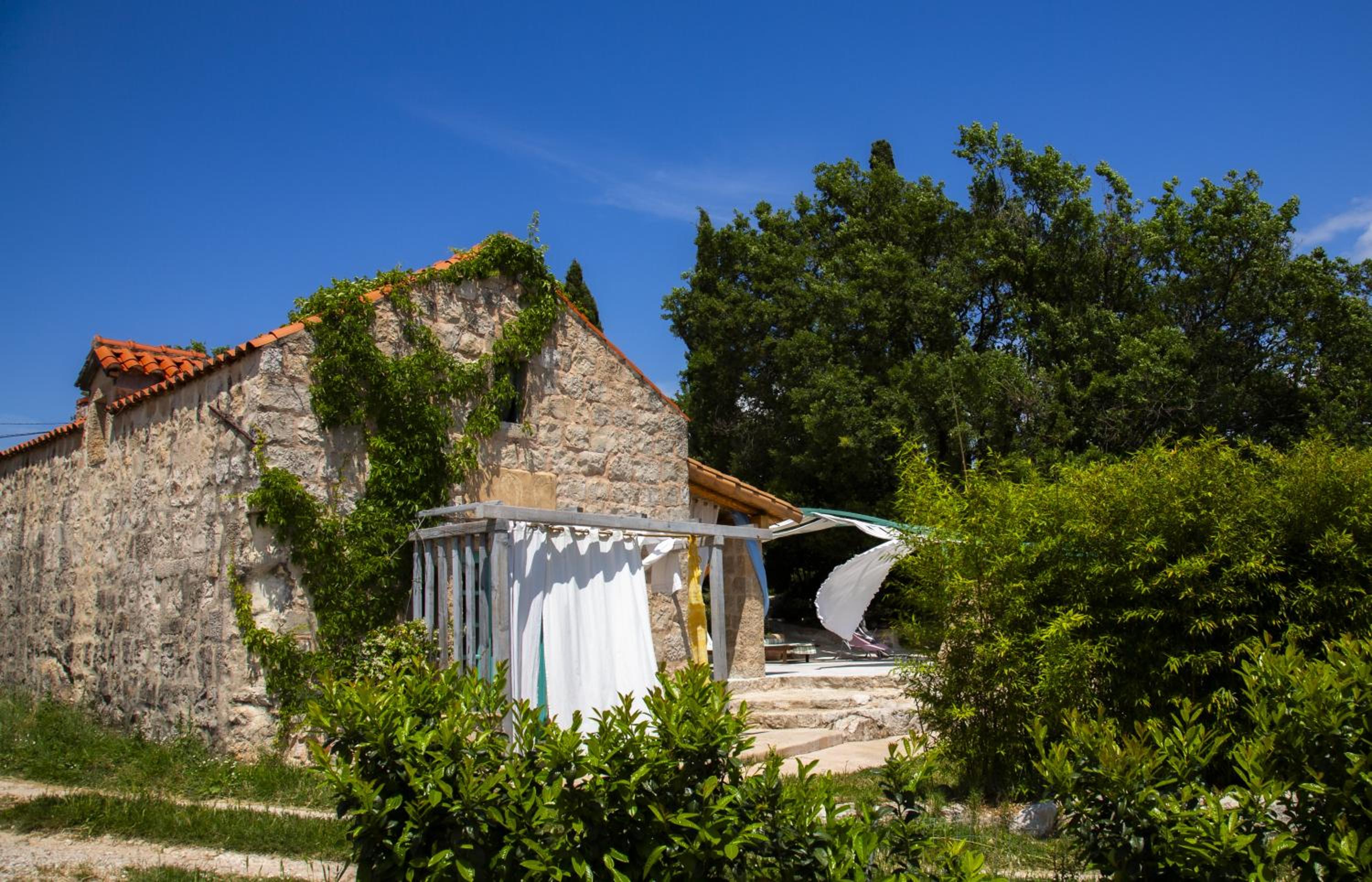 Stonehome Pojata